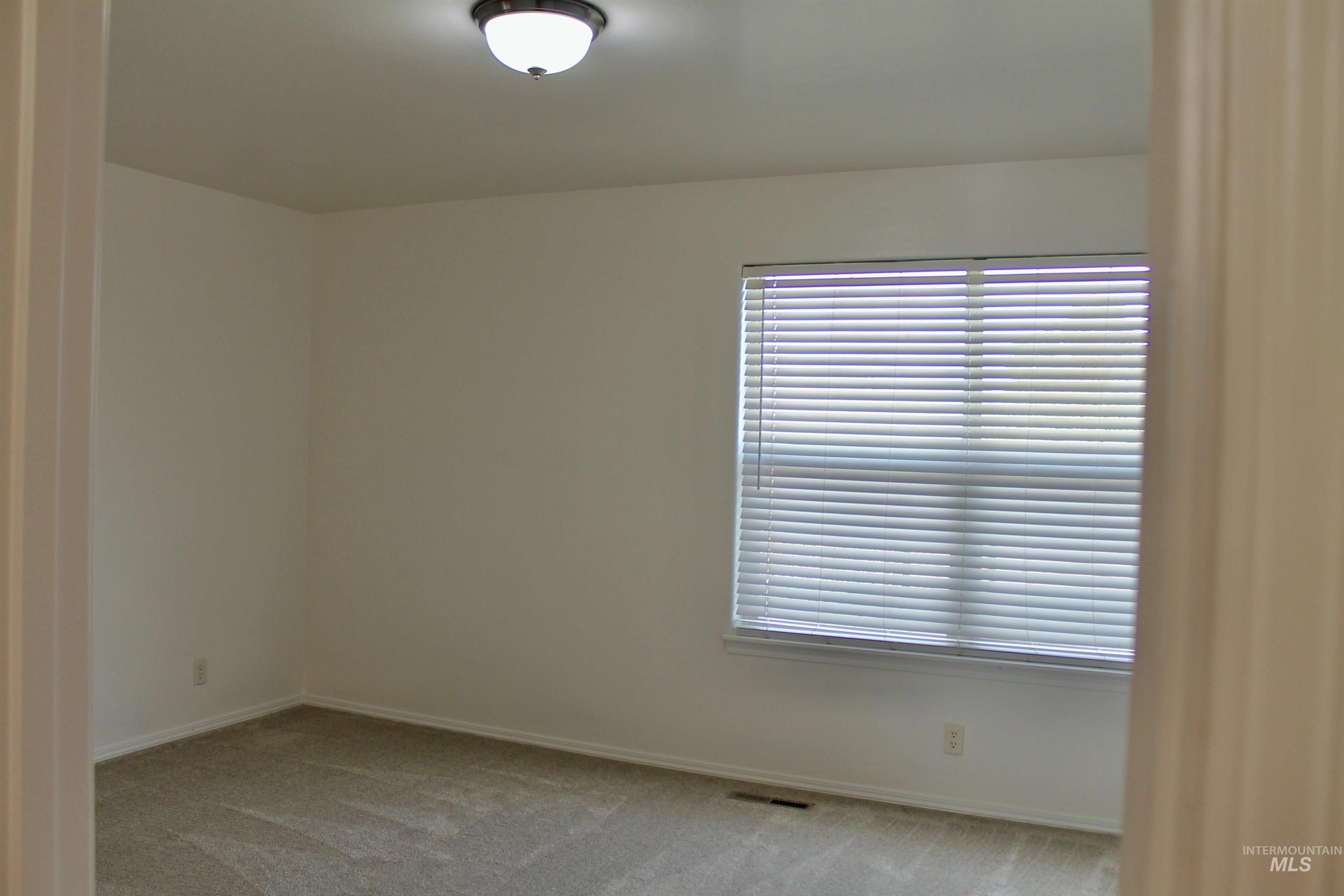 1135 Fiesta Way Property Photo 28