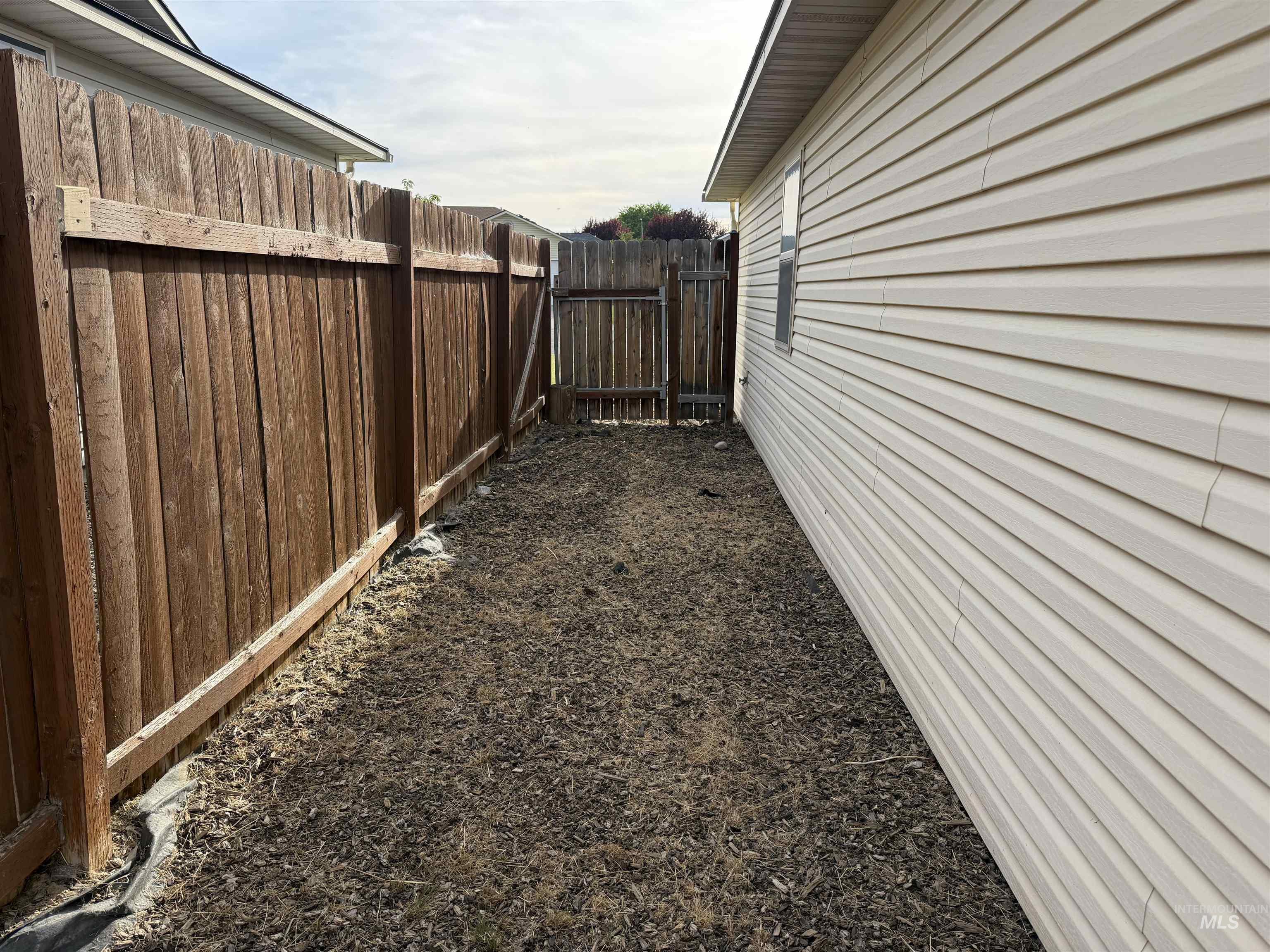 1135 Fiesta Way Property Photo 45