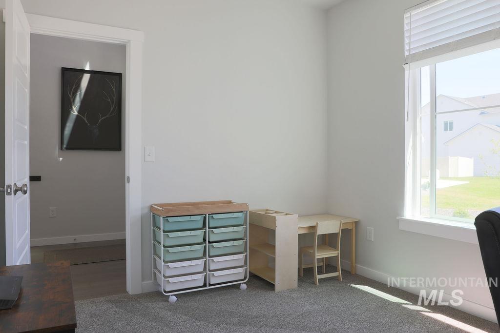 3065 N Mountain Lake Ave Property Photo 27