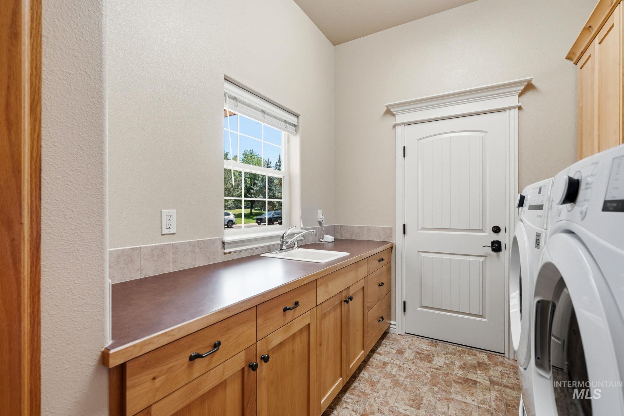 2387 S Chipper Way Property Photo 17