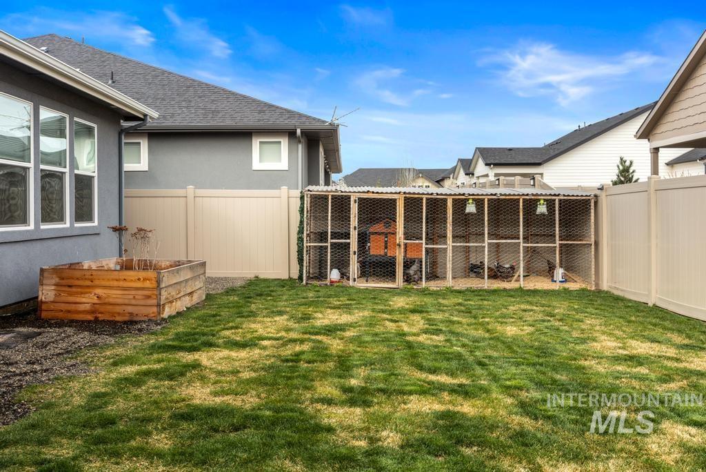 18280 N Tulip Ave Property Photo 44