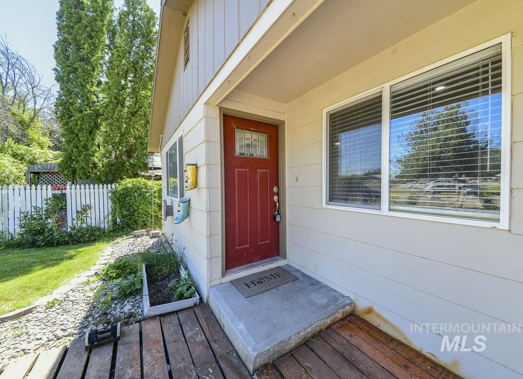 315 W Washington Property Photo 4