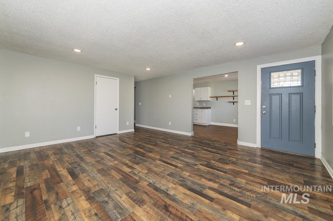 315 W Washington Property Photo 5