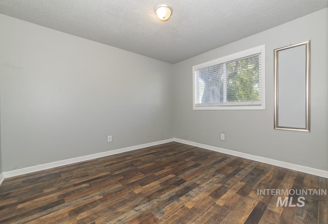 315 W Washington Property Photo 16