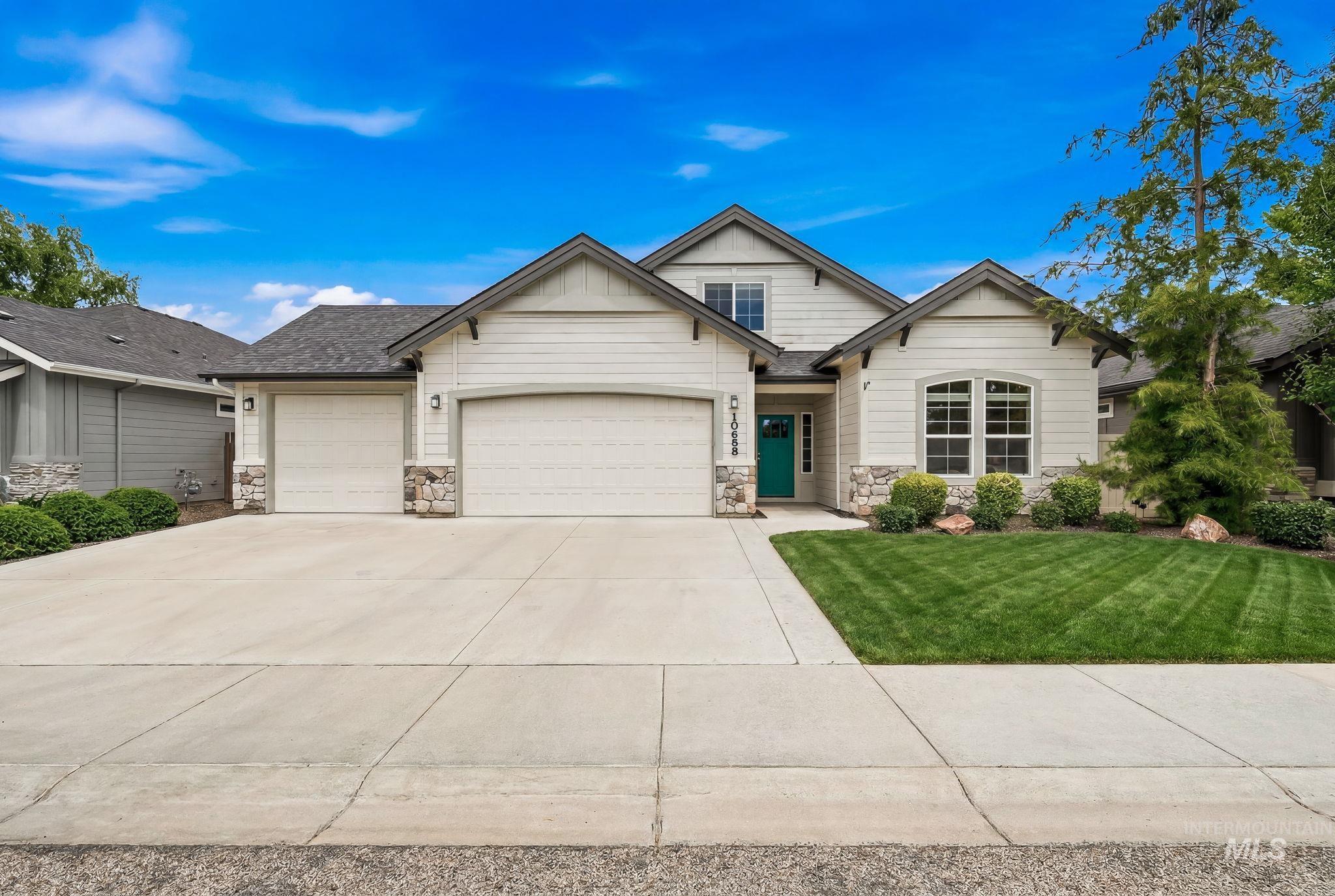 10668 W Goldenrod Ave.