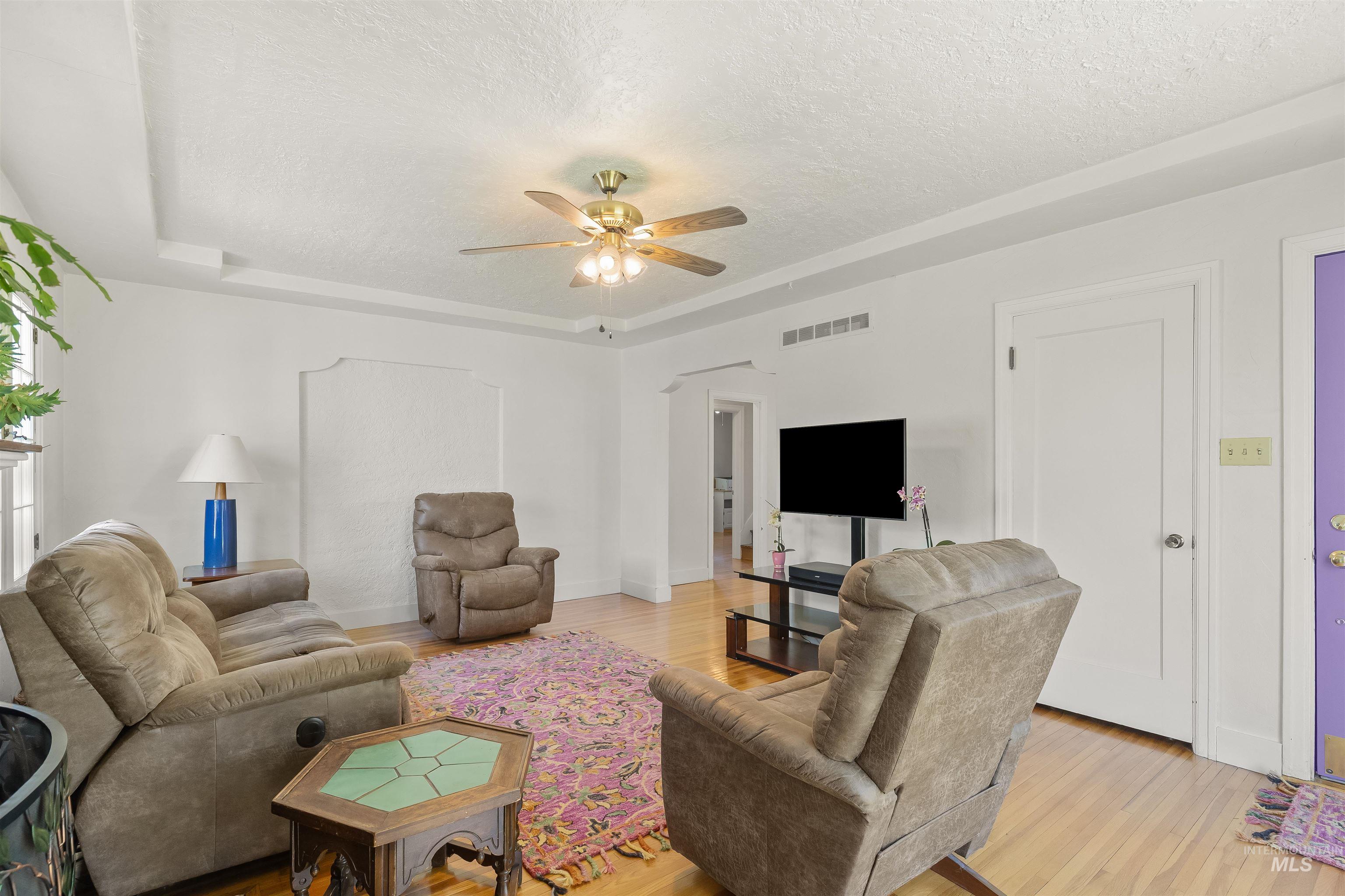 924 N Street Property Photo 10