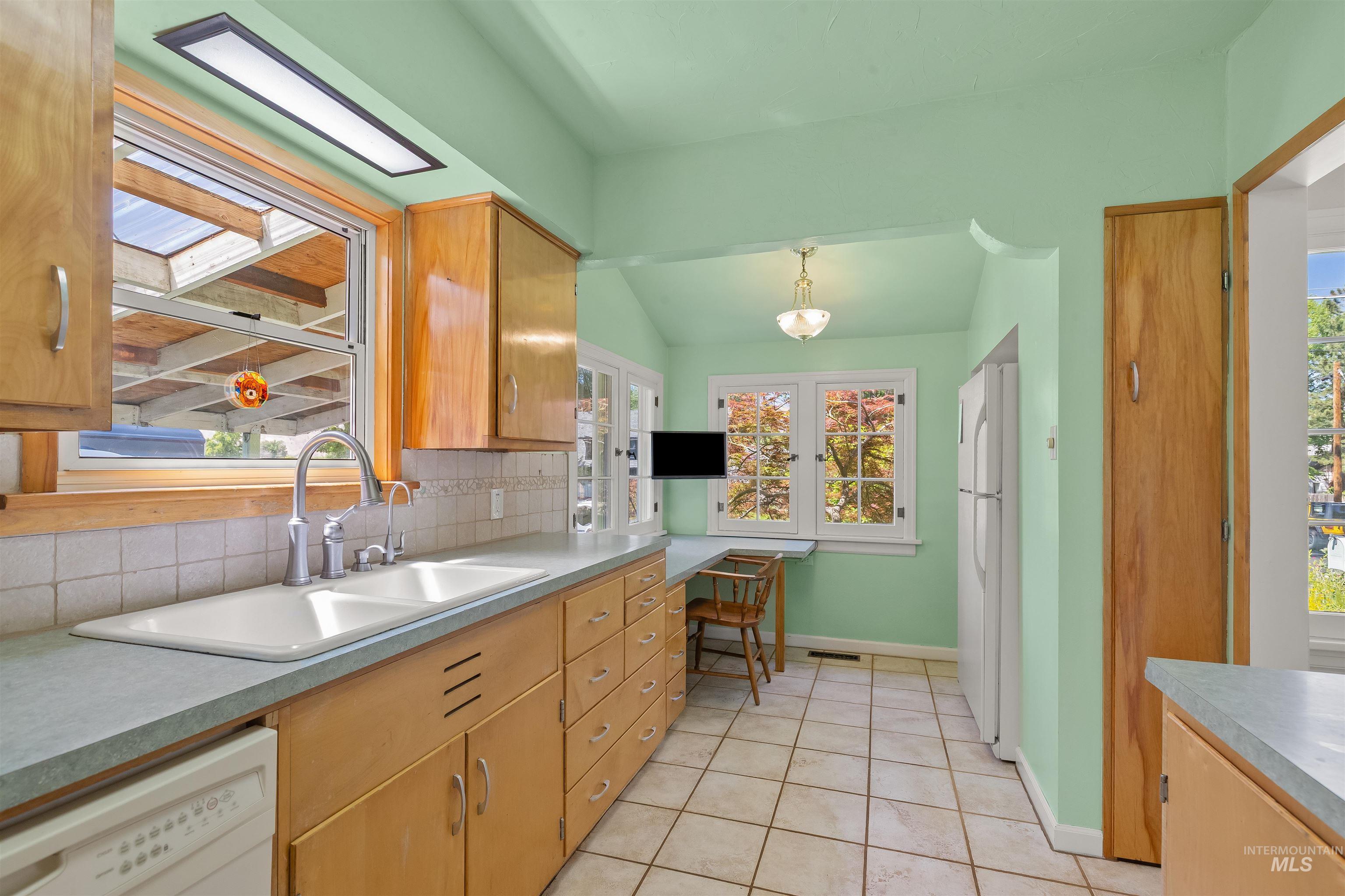 924 N Street Property Photo 16