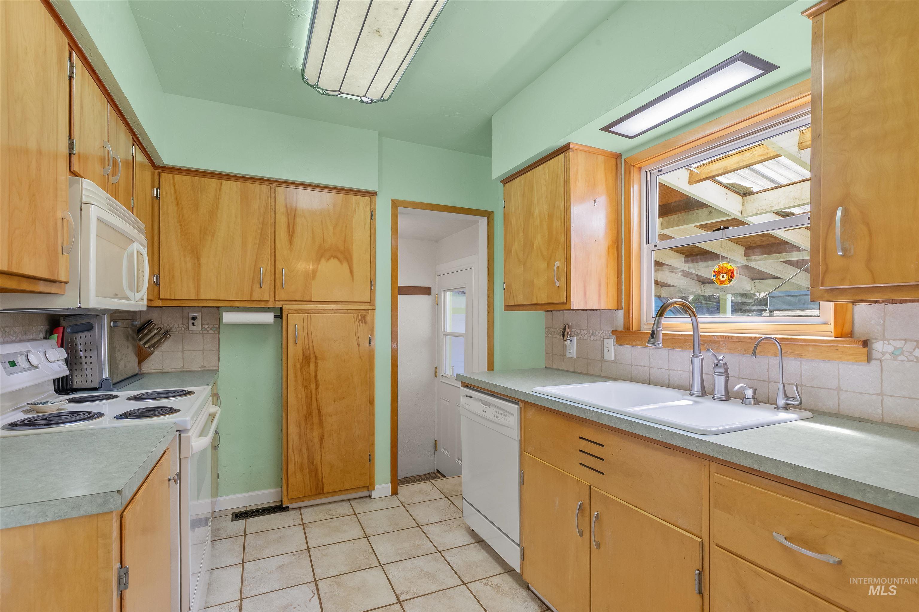 924 N Street Property Photo 17