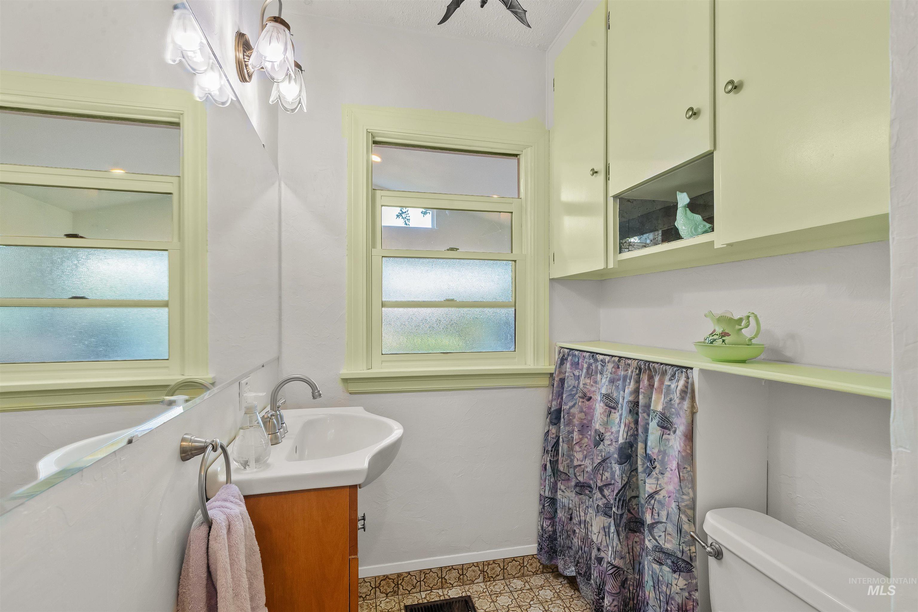 924 N Street Property Photo 23