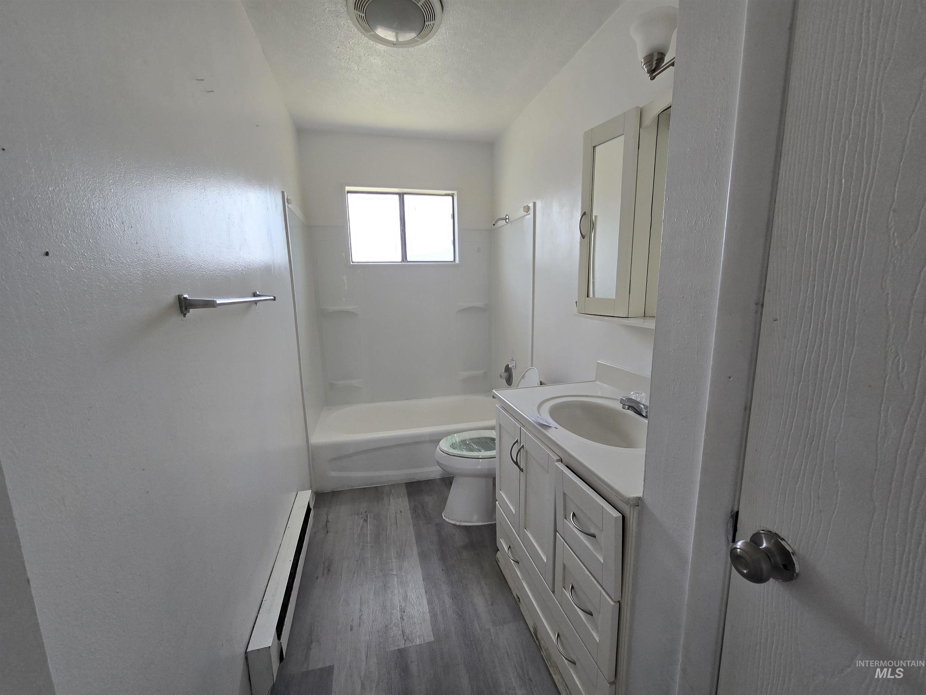 346 N Conant Ave. Property Photo 8