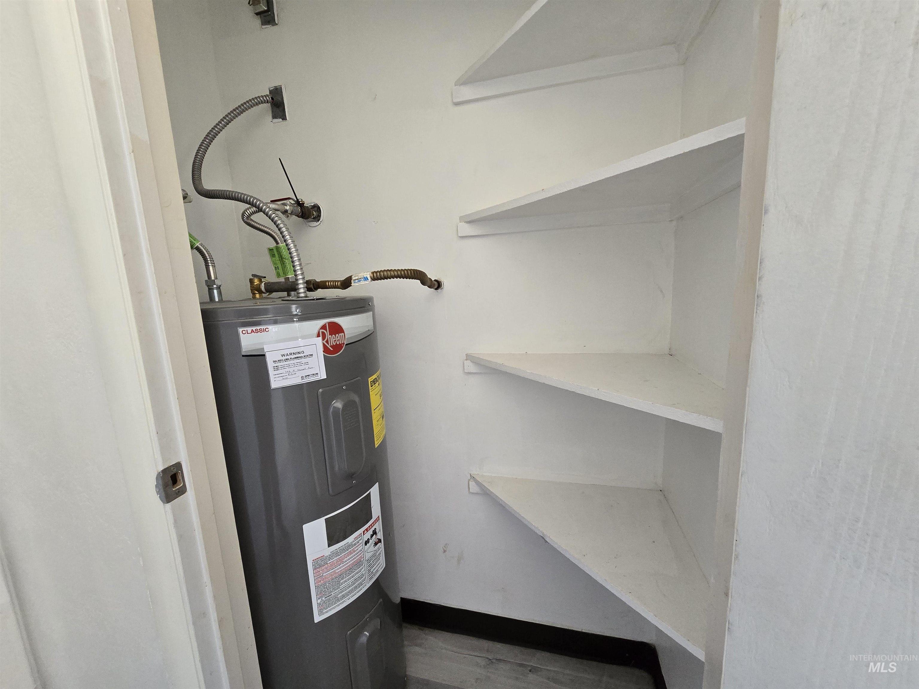 346 N Conant Ave. Property Photo 14