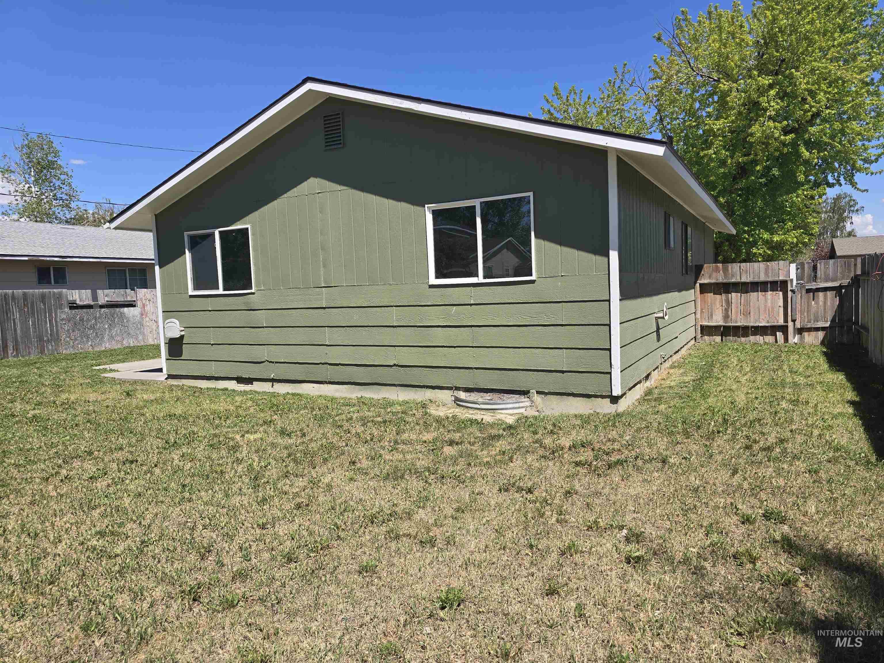 346 N Conant Ave. Property Photo 19