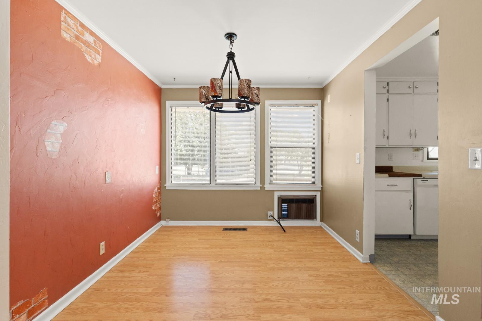 1876 6th Ave Property Photo 8