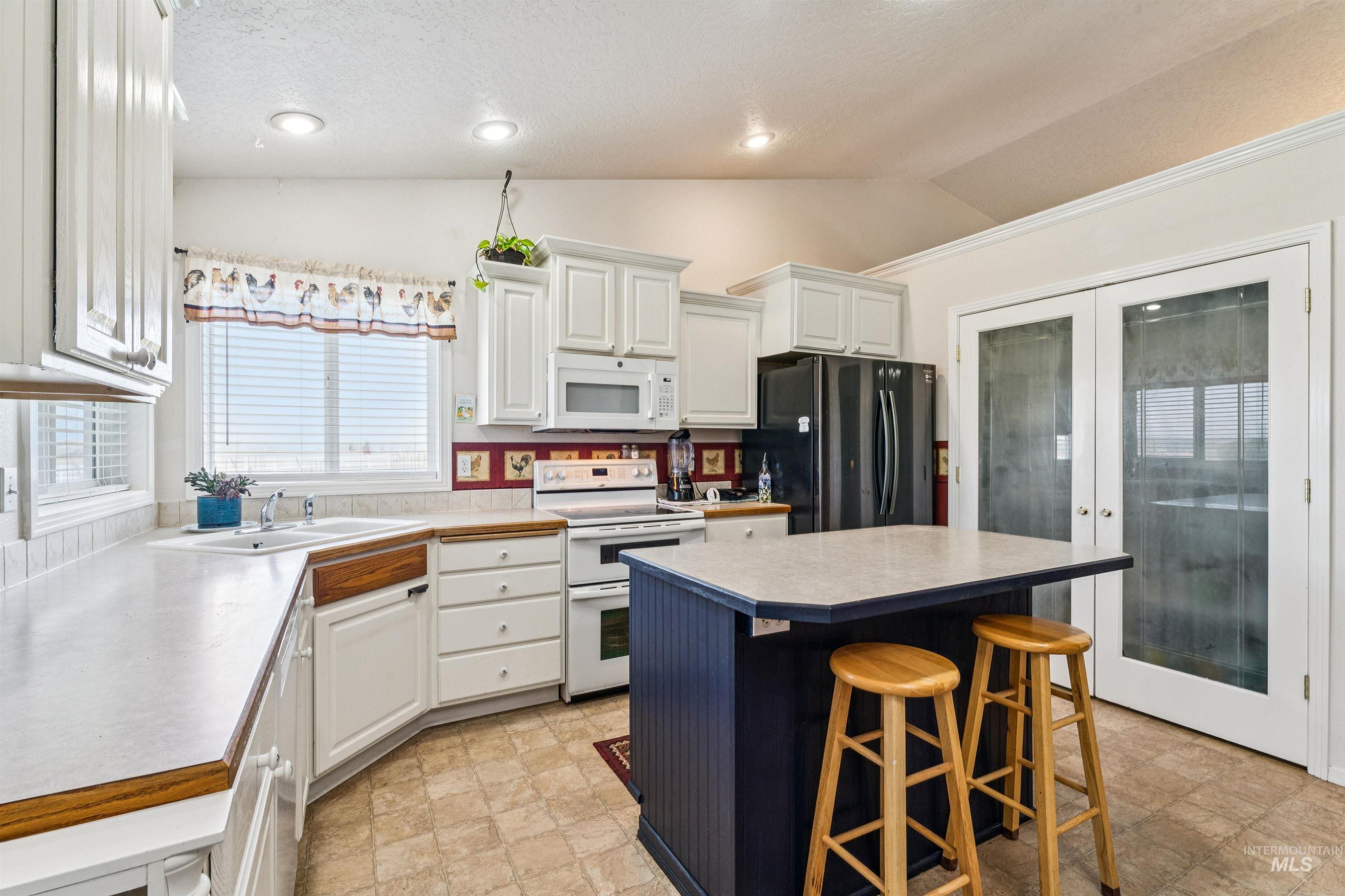 6026 Whispering Hills Dr Property Photo 12