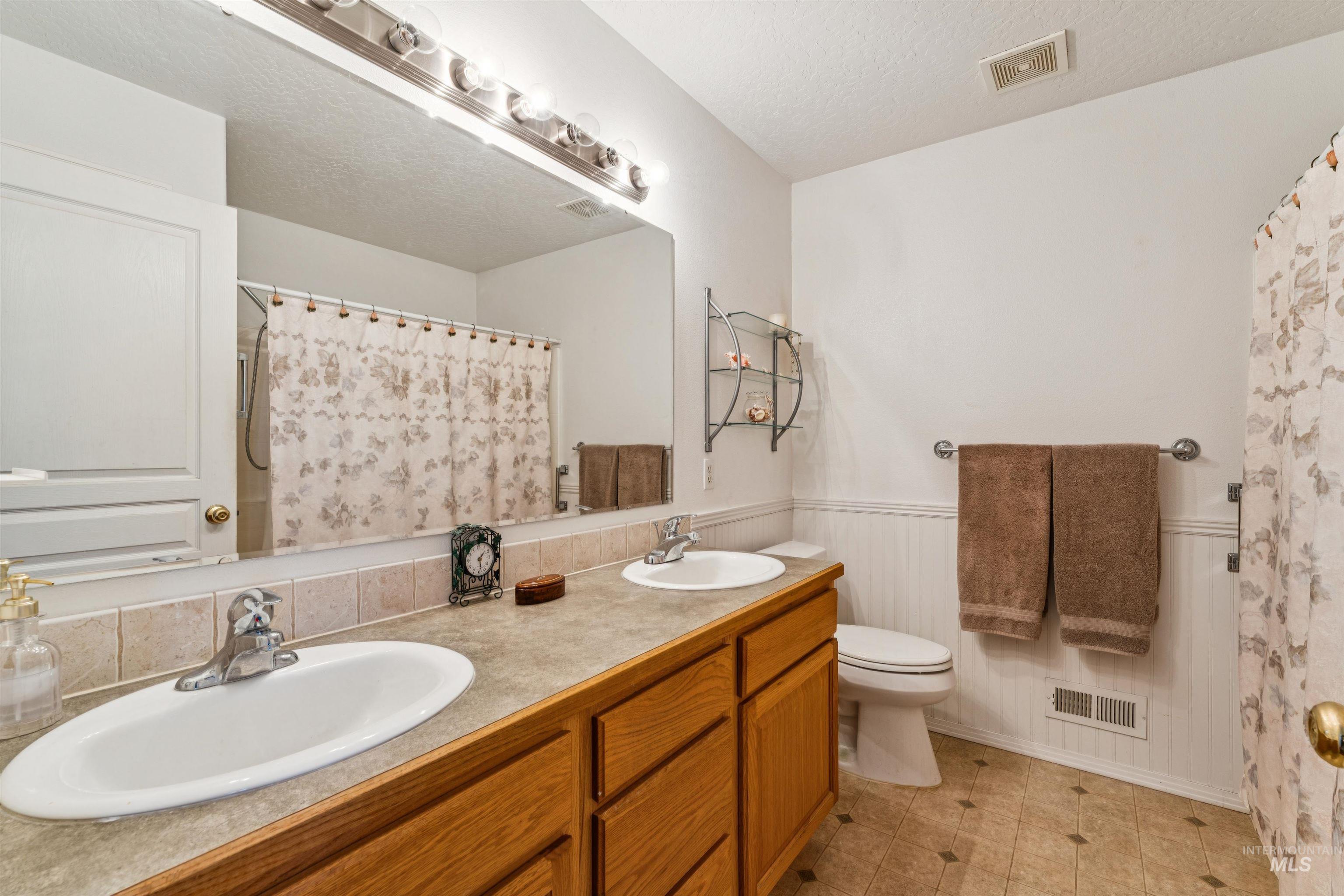 6026 Whispering Hills Dr Property Photo 21