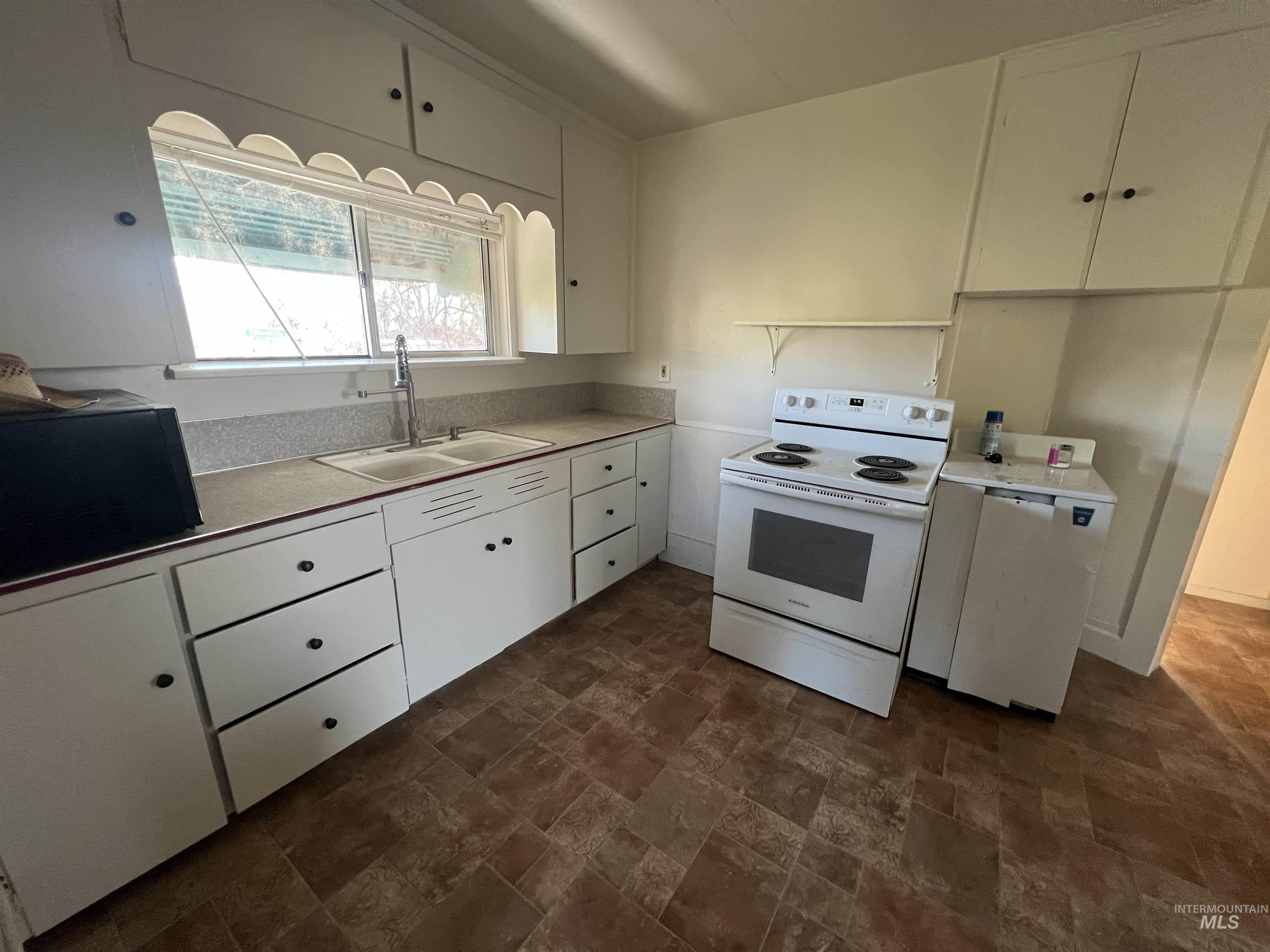 103 South Michigan Property Photo 6