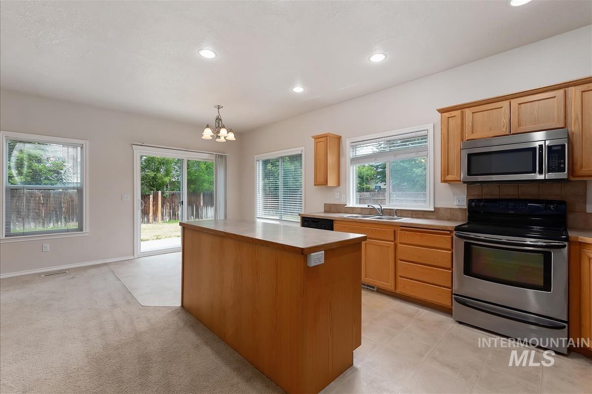 2080 W Sage Springs Ct Property Photo 7