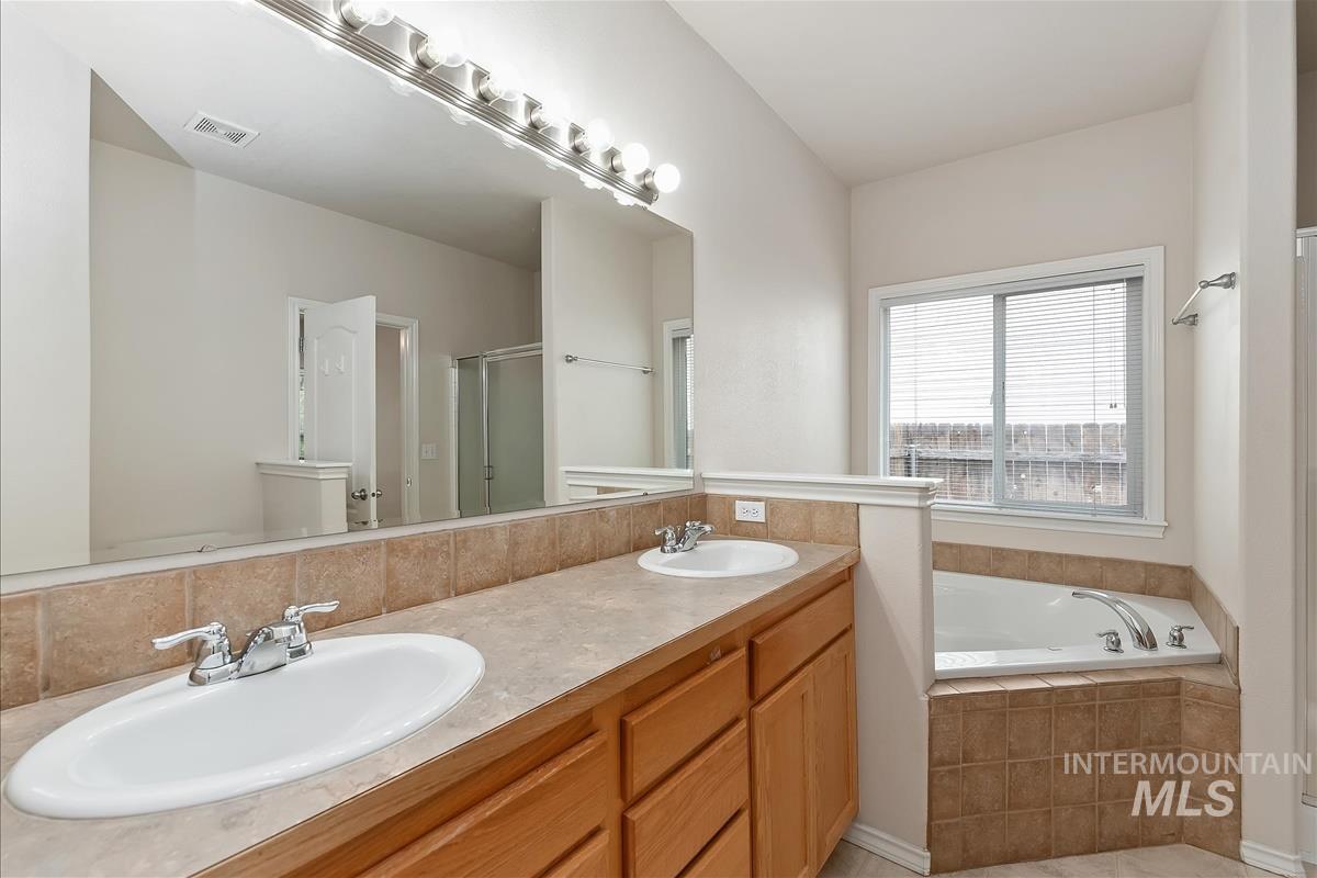 2080 W Sage Springs Ct Property Photo 21