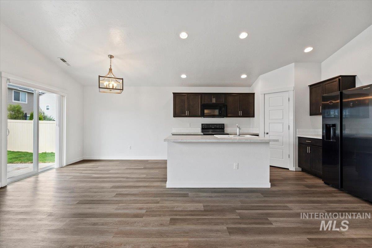 3023 W Silver River St Property Photo 8