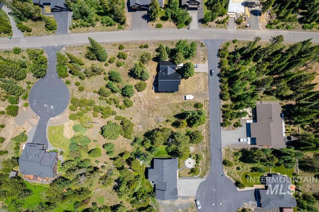 12 Cross Country Ct. Property Photo 13