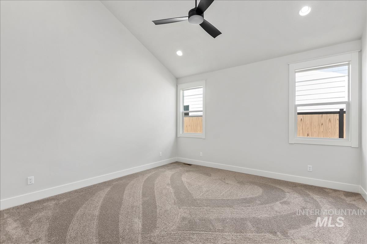 1220 N Meadowglen Ave Property Photo 18