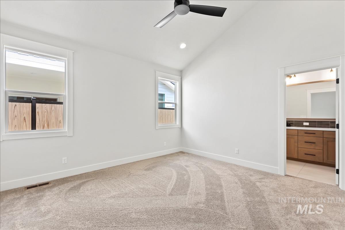 1220 N Meadowglen Ave Property Photo 22