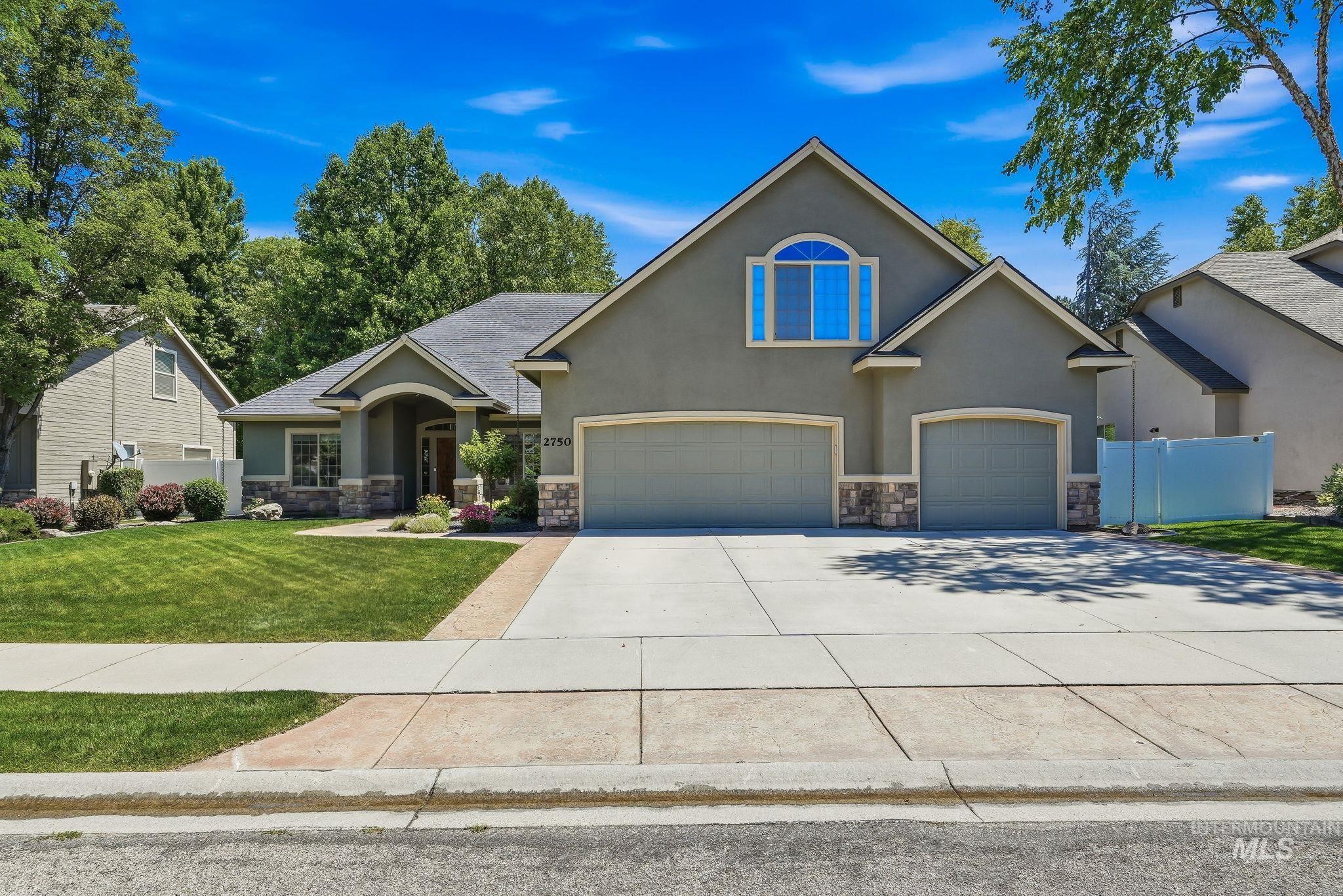 2750 S Bear Claw Way Property Photo 2