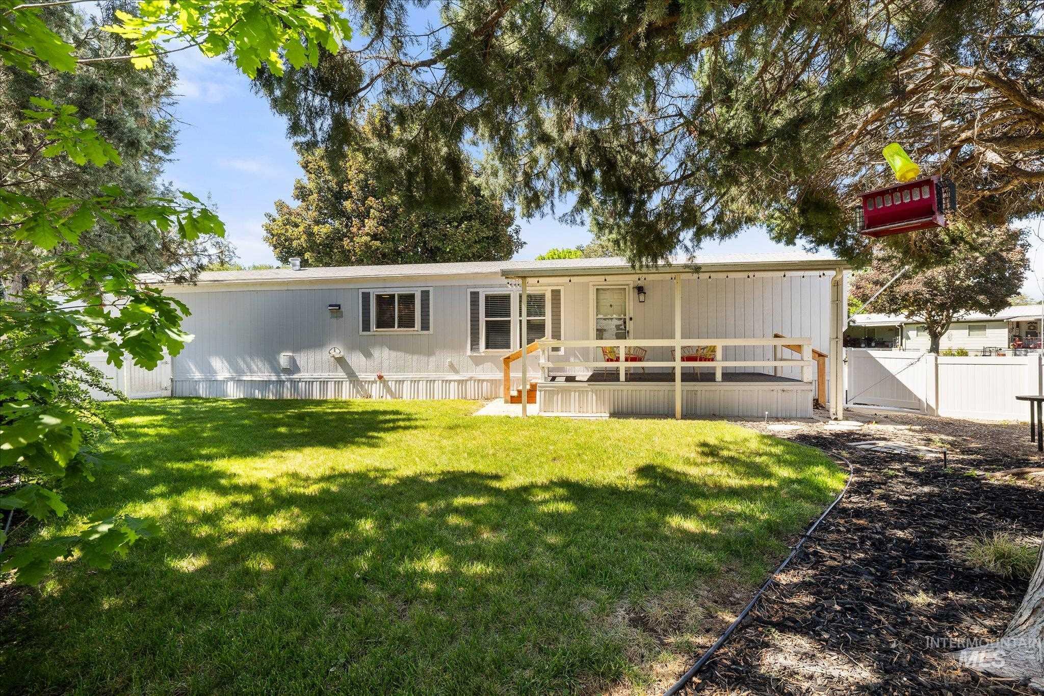 5531 N Sudley Ln Property Photo 1