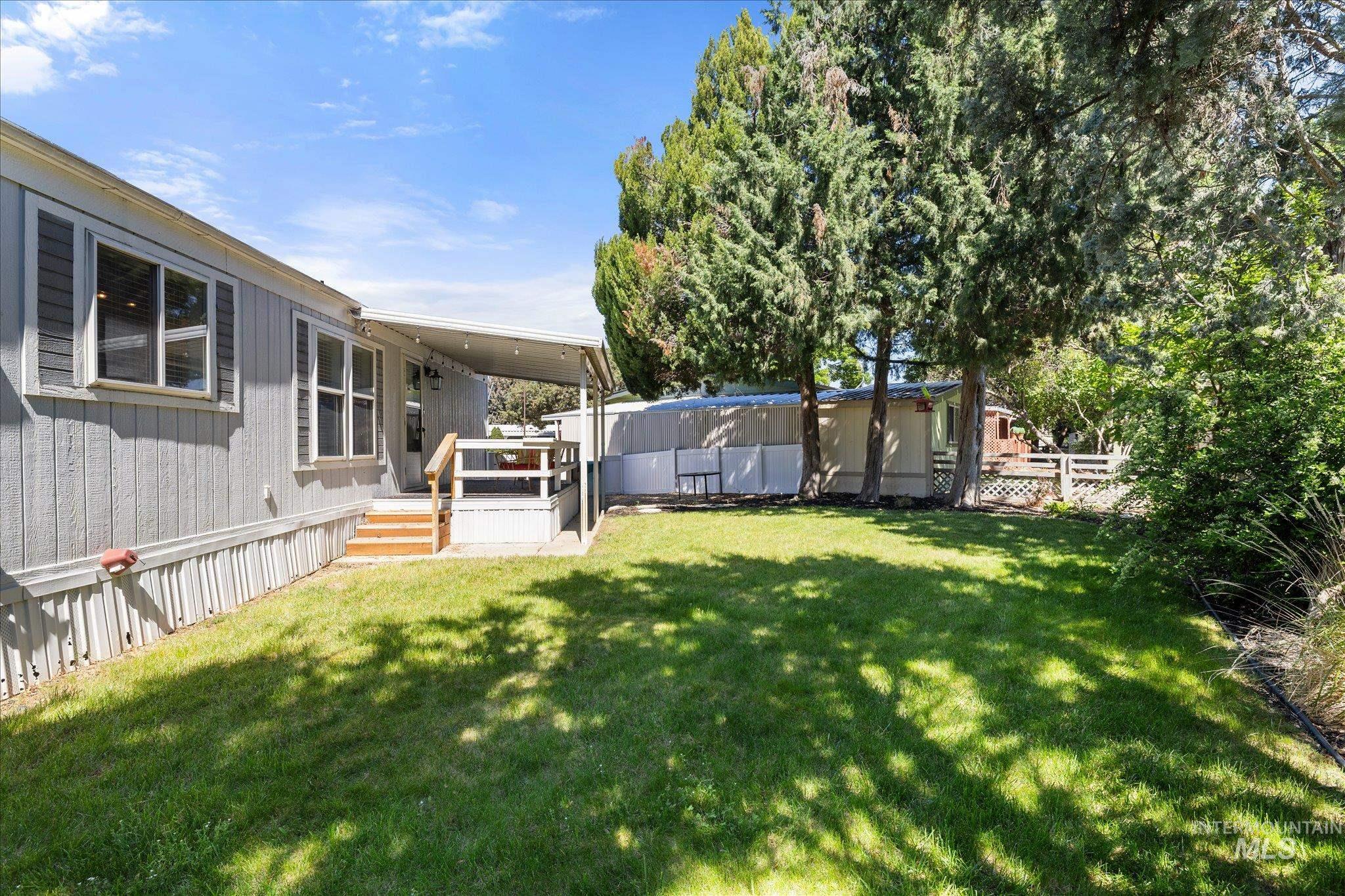 5531 N Sudley Ln Property Photo 4
