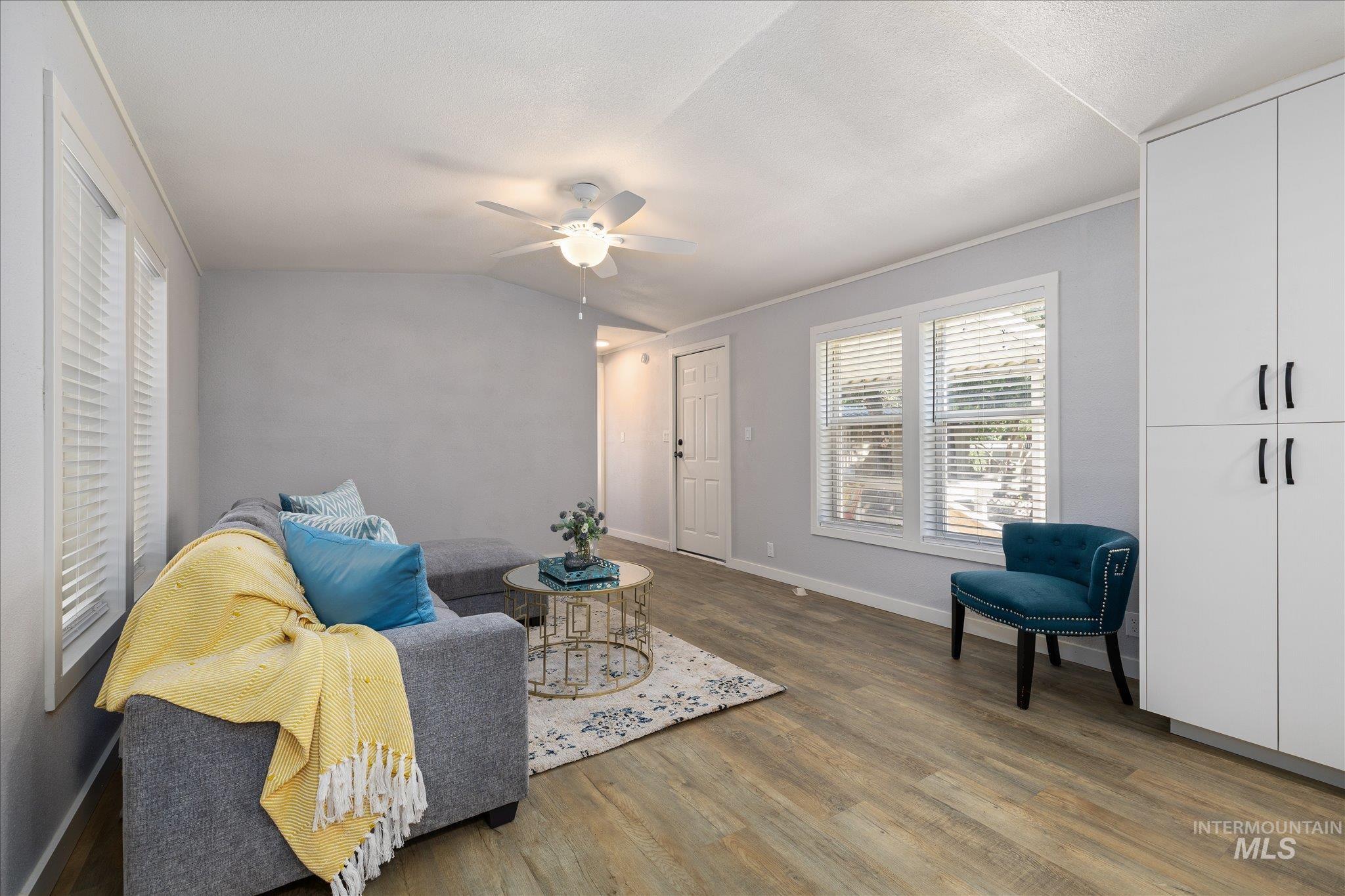 5531 N Sudley Ln Property Photo 8