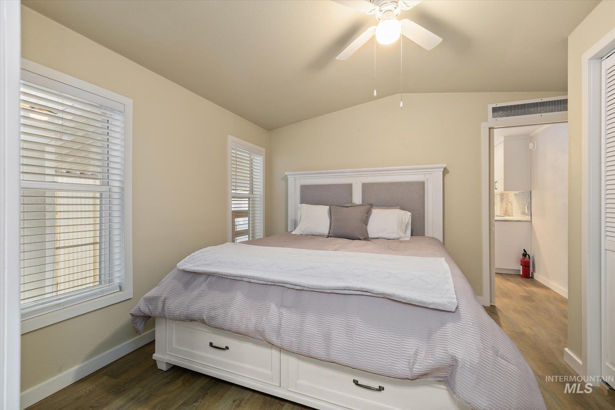 5531 N Sudley Ln Property Photo 21