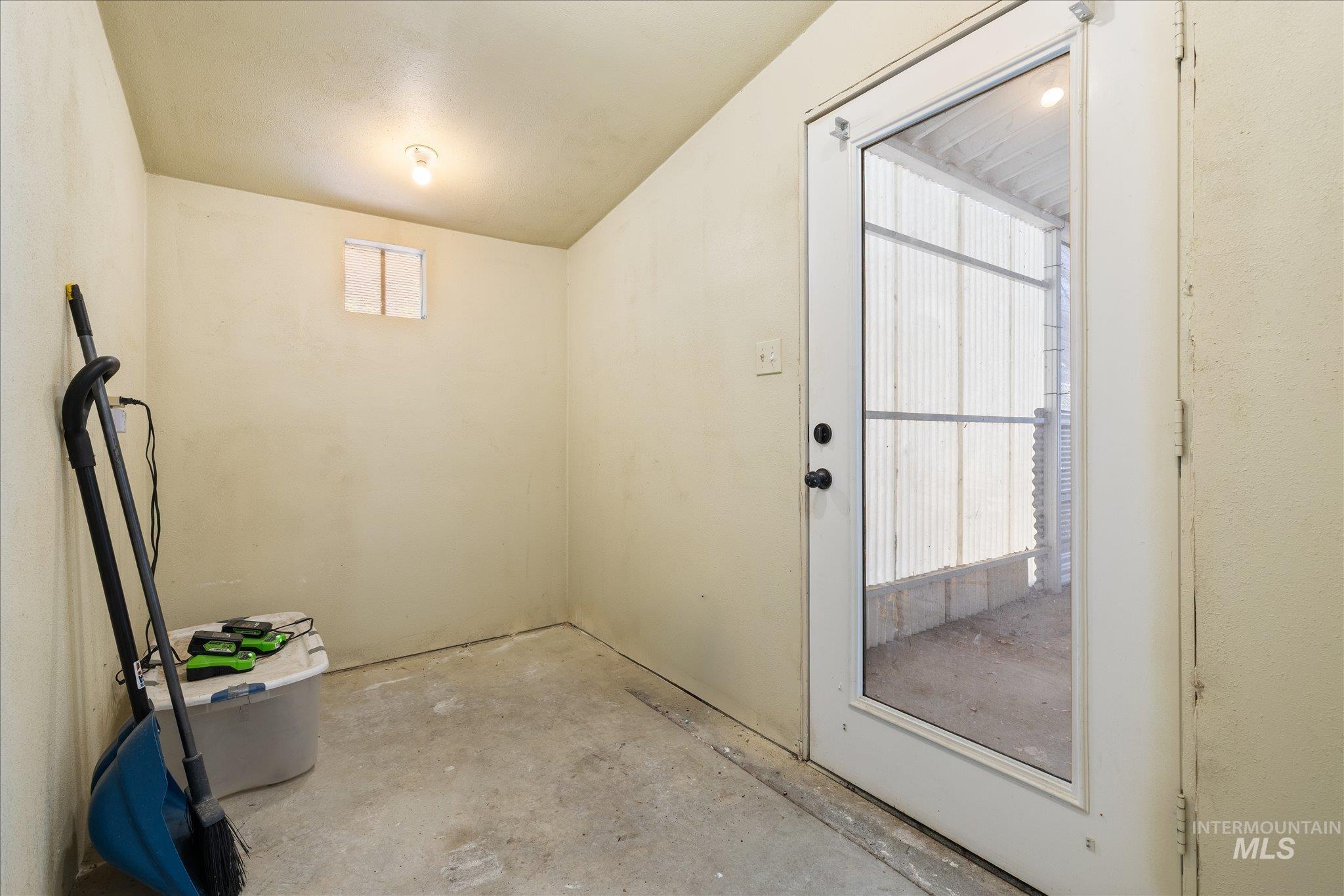 5531 N Sudley Ln Property Photo 33