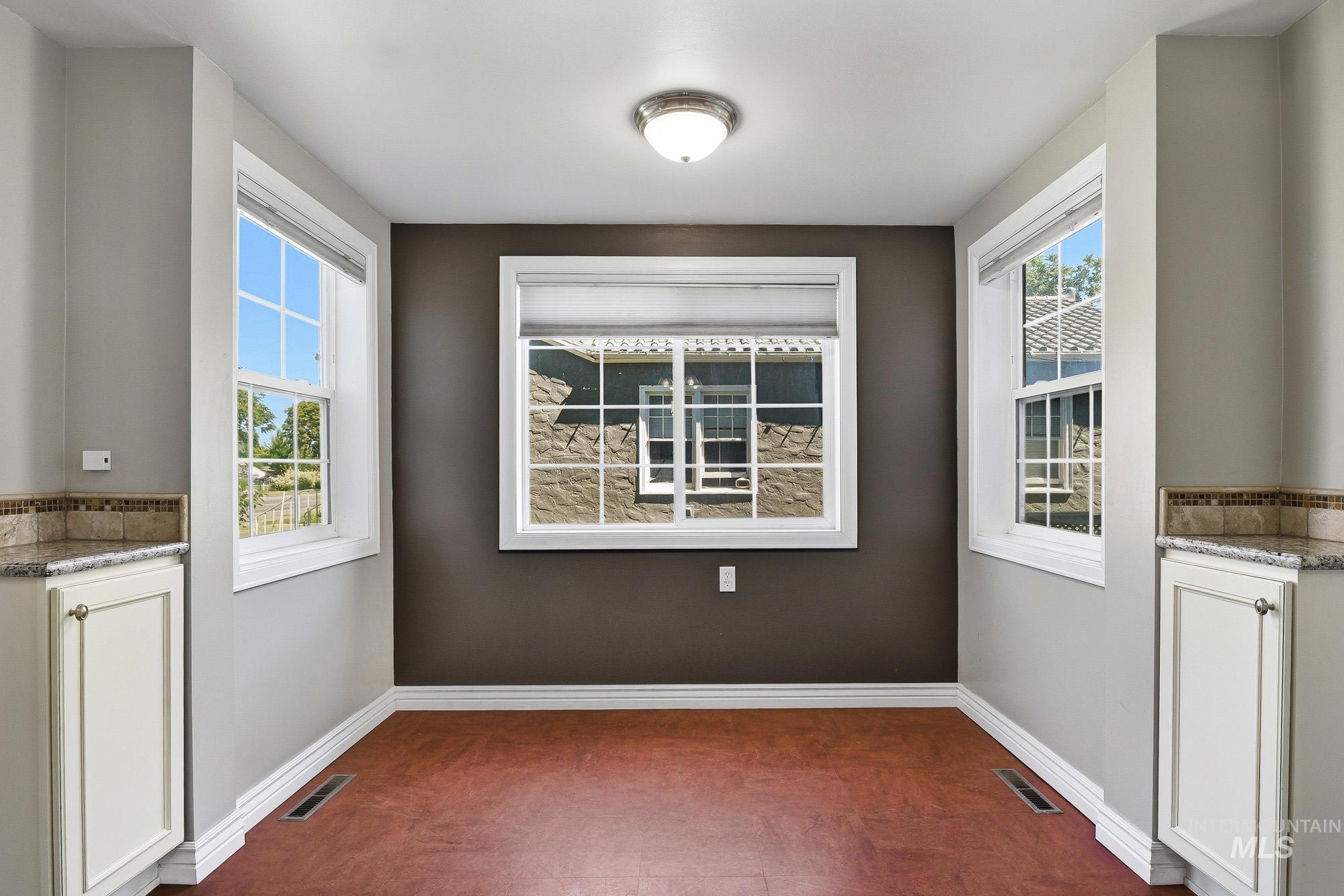 1904 Blaine St Property Photo 14