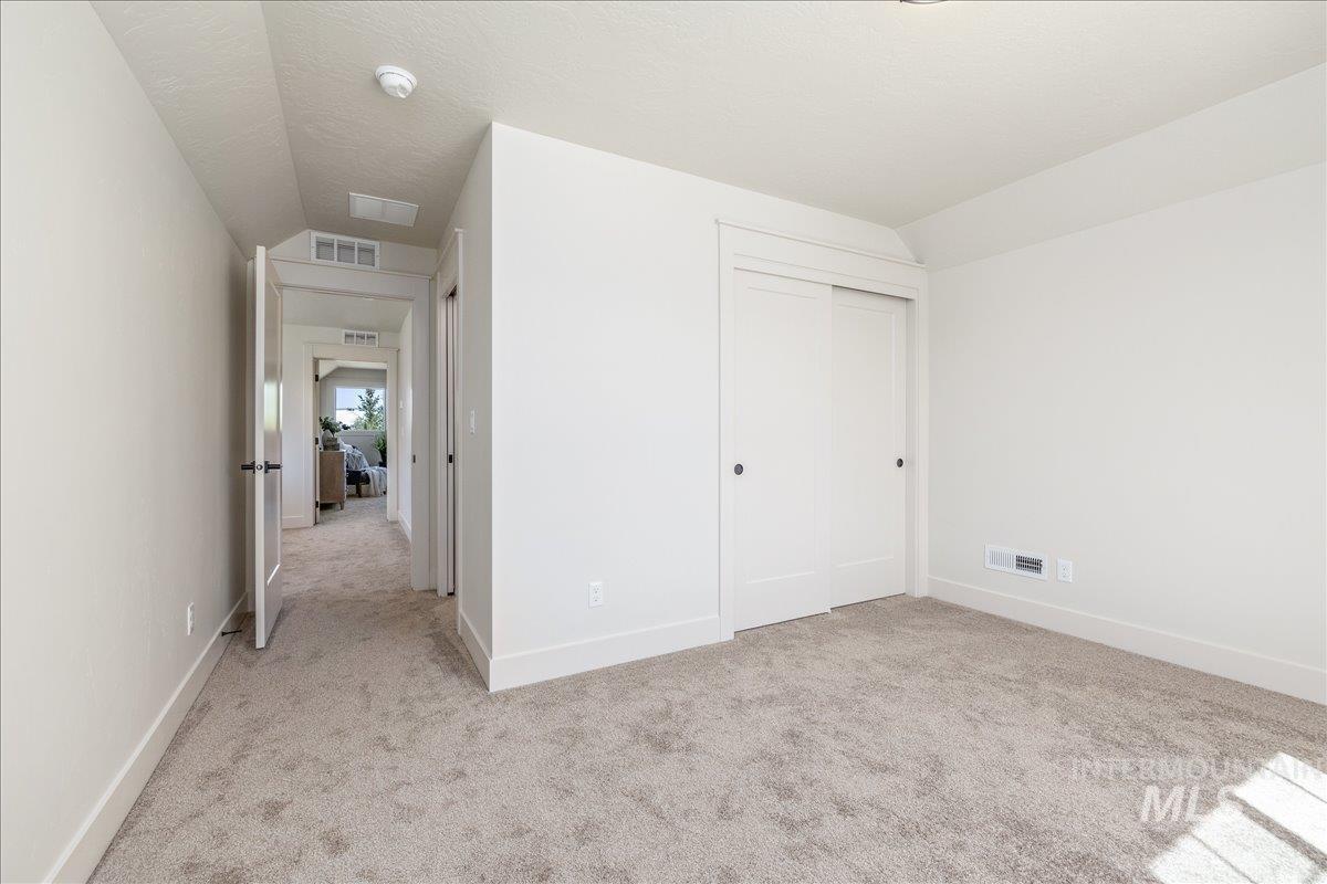 1193 N Meadowglen Ave Property Photo 24