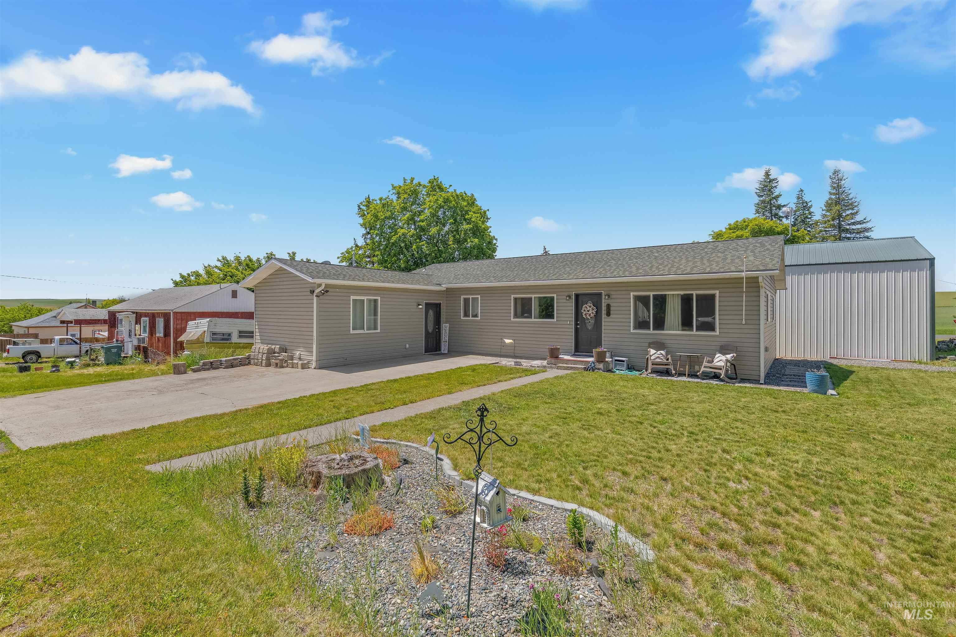 120 4th Avenue Property Photo 1