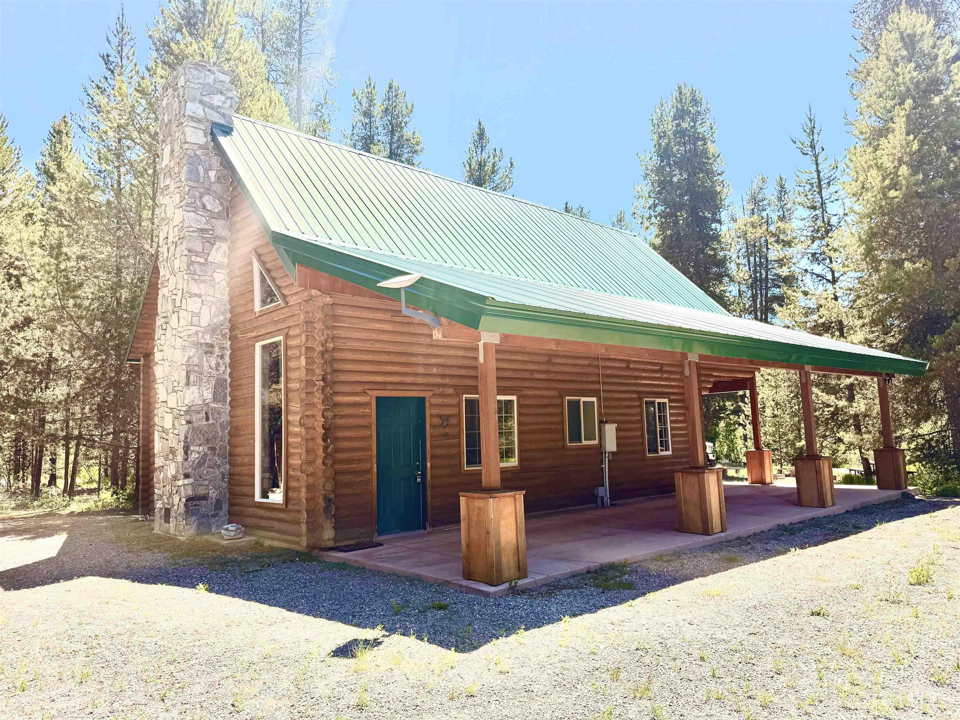 2049 Fleck Summit Rd Property Photo 1
