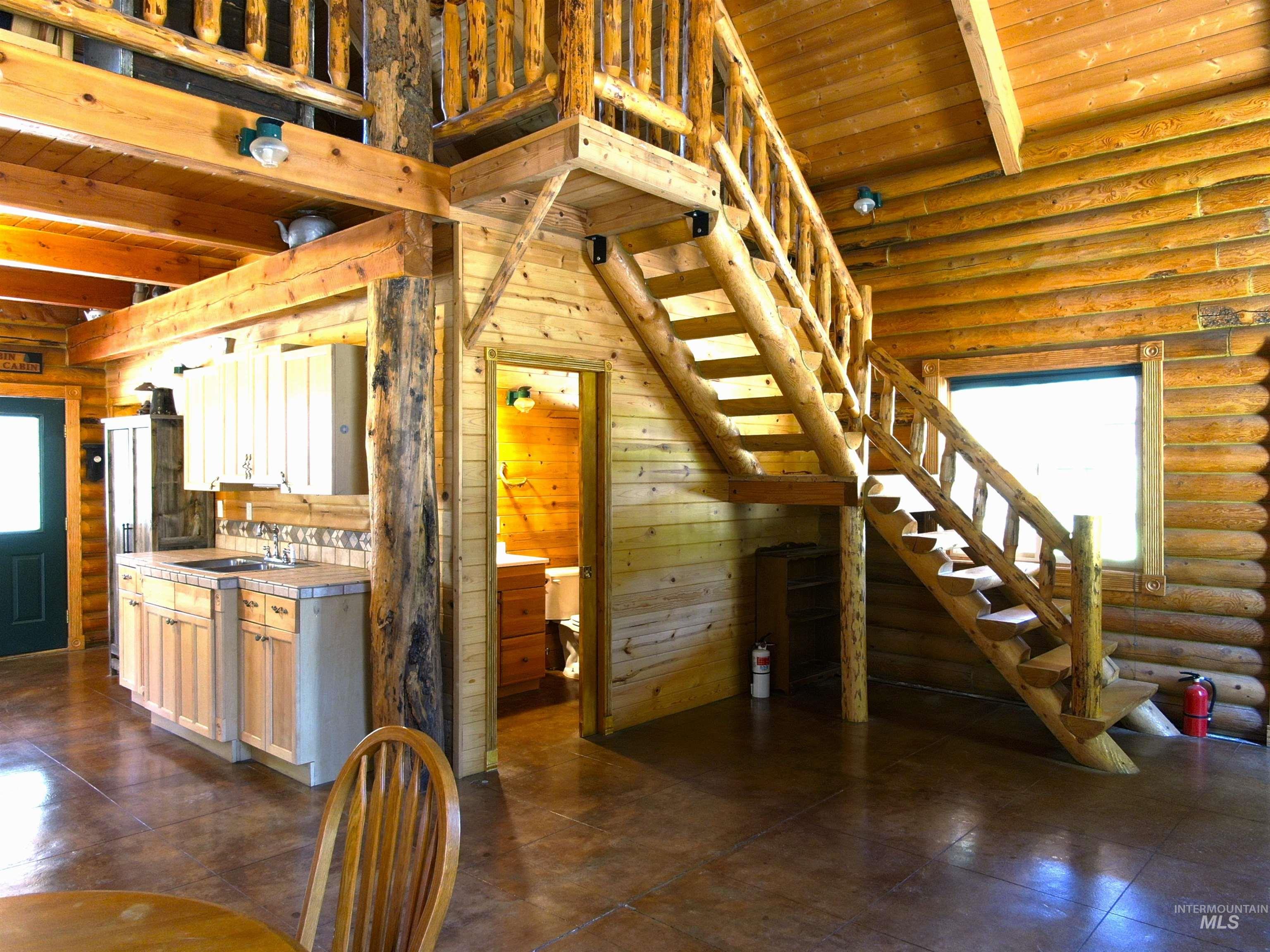 2049 Fleck Summit Rd Property Photo 3