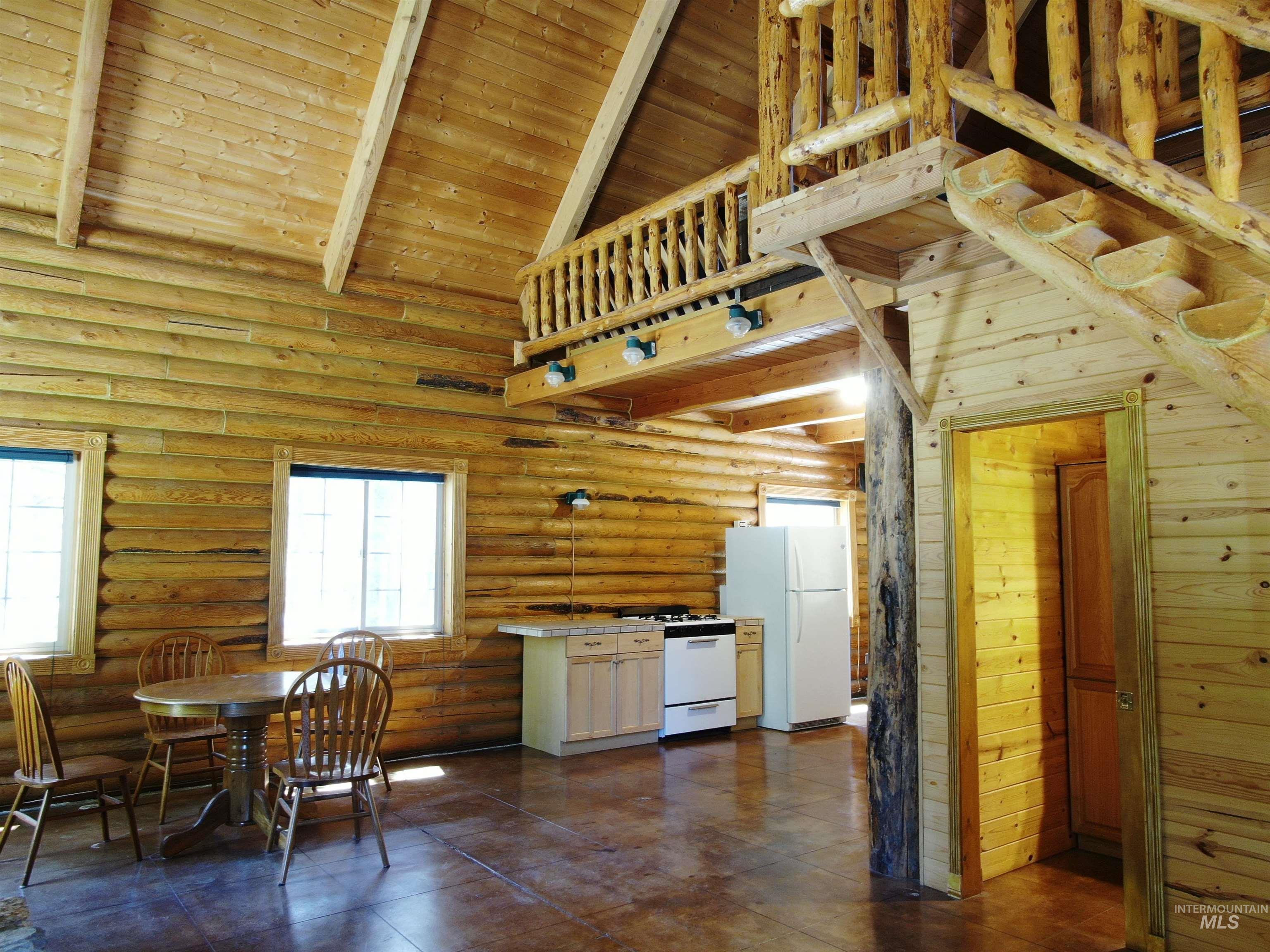 2049 Fleck Summit Rd Property Photo 4