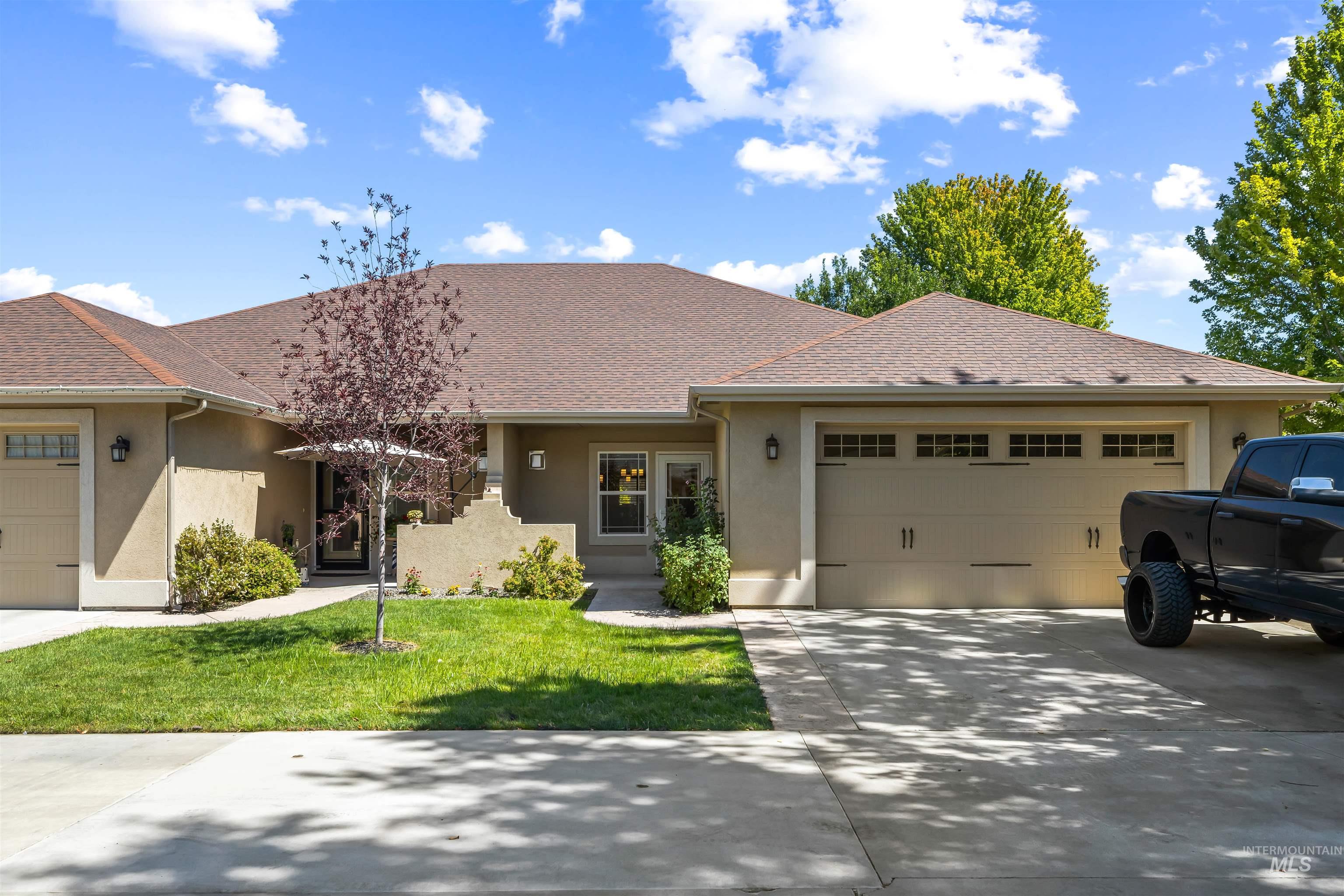 1653 E Horse Creek Ct Property Photo 1