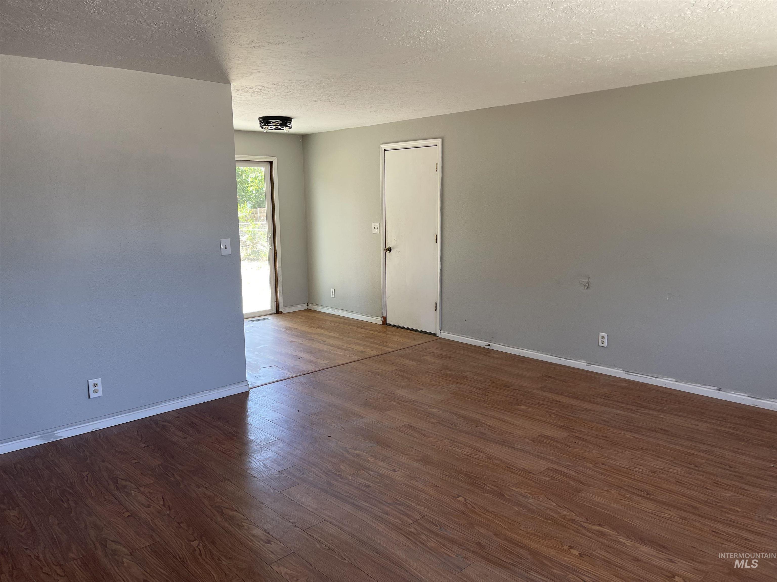 511 Chestnut St Property Photo 2