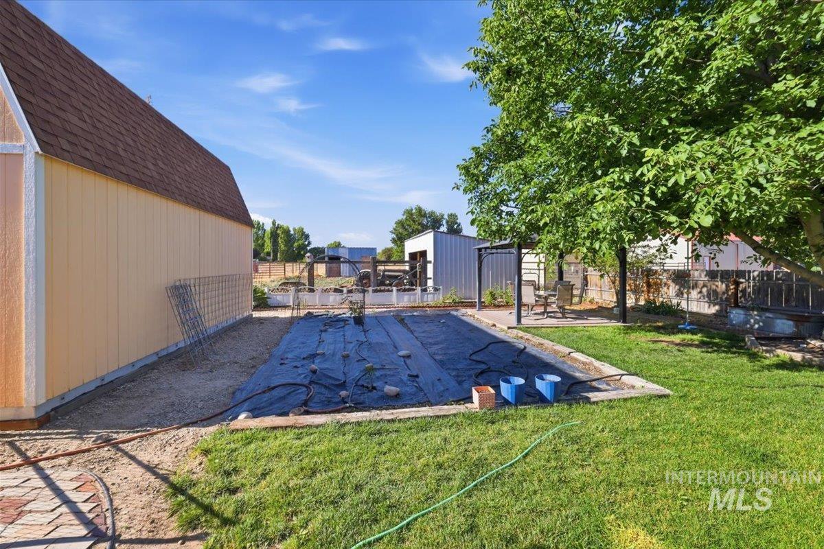2717 E Victory Rd Property Photo 42