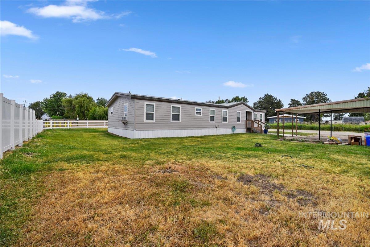 1200 Artesian Rd. Property Photo 5