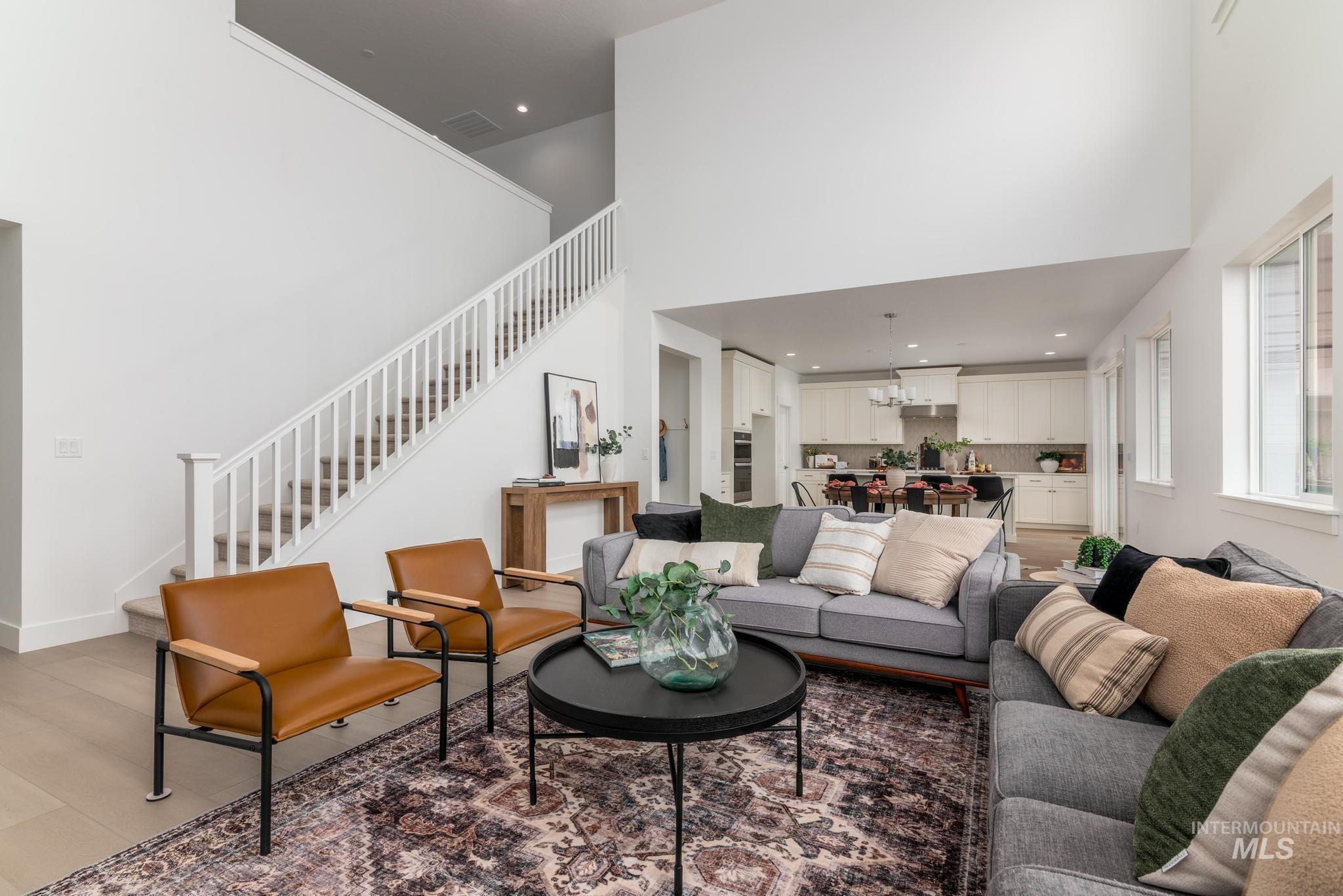 1924 W Arya St Property Photo 6