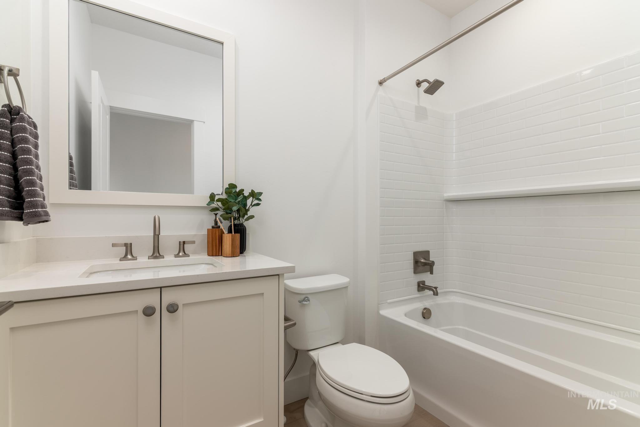 1924 W Arya St Property Photo 12