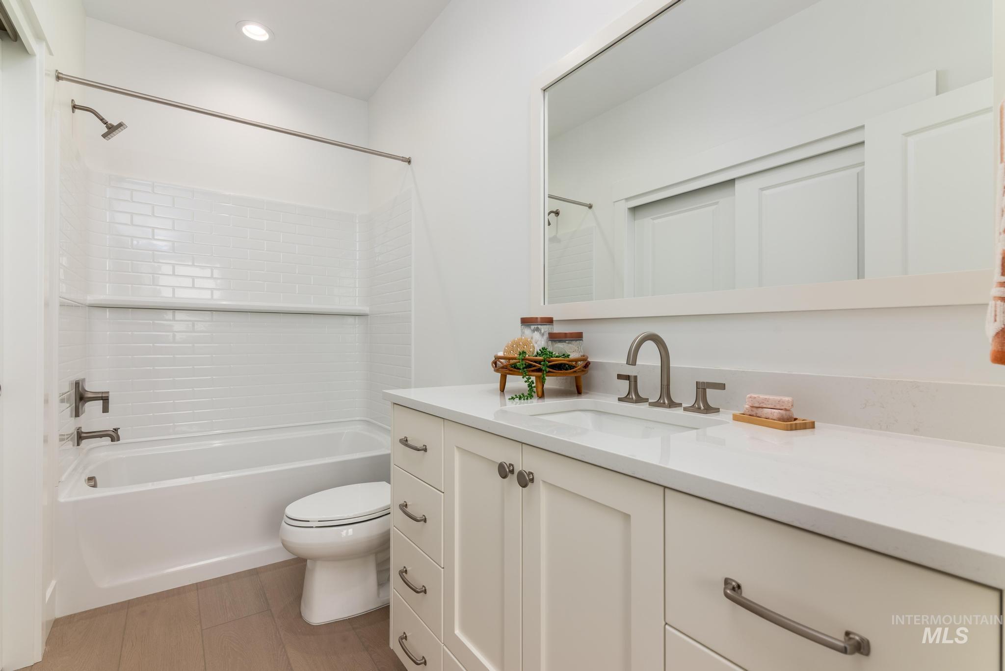 1924 W Arya St Property Photo 18