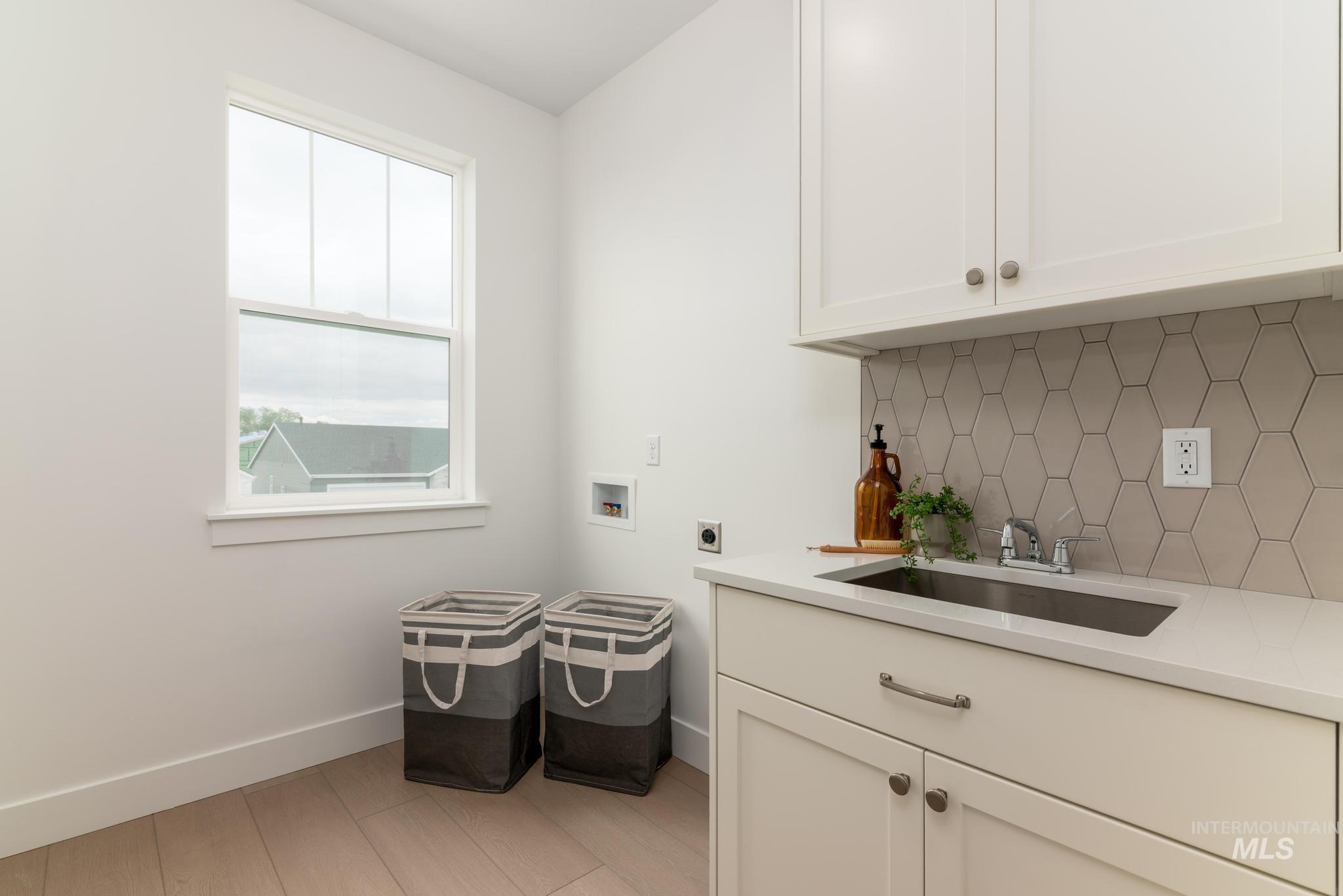 1924 W Arya St Property Photo 22