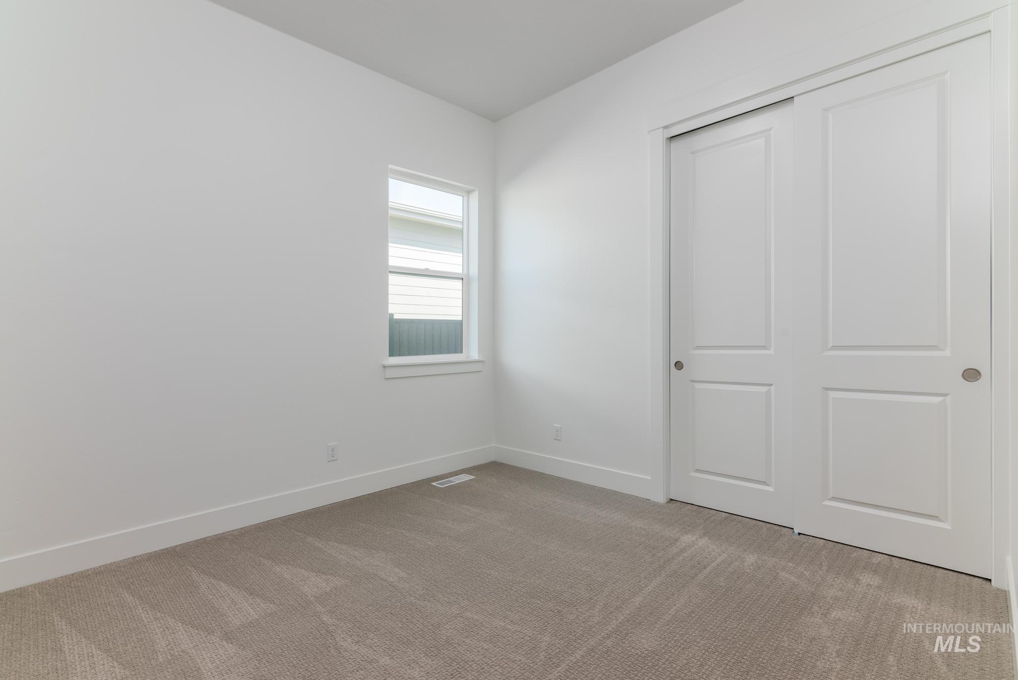 2588 N Morehouse Ave Property Photo 14
