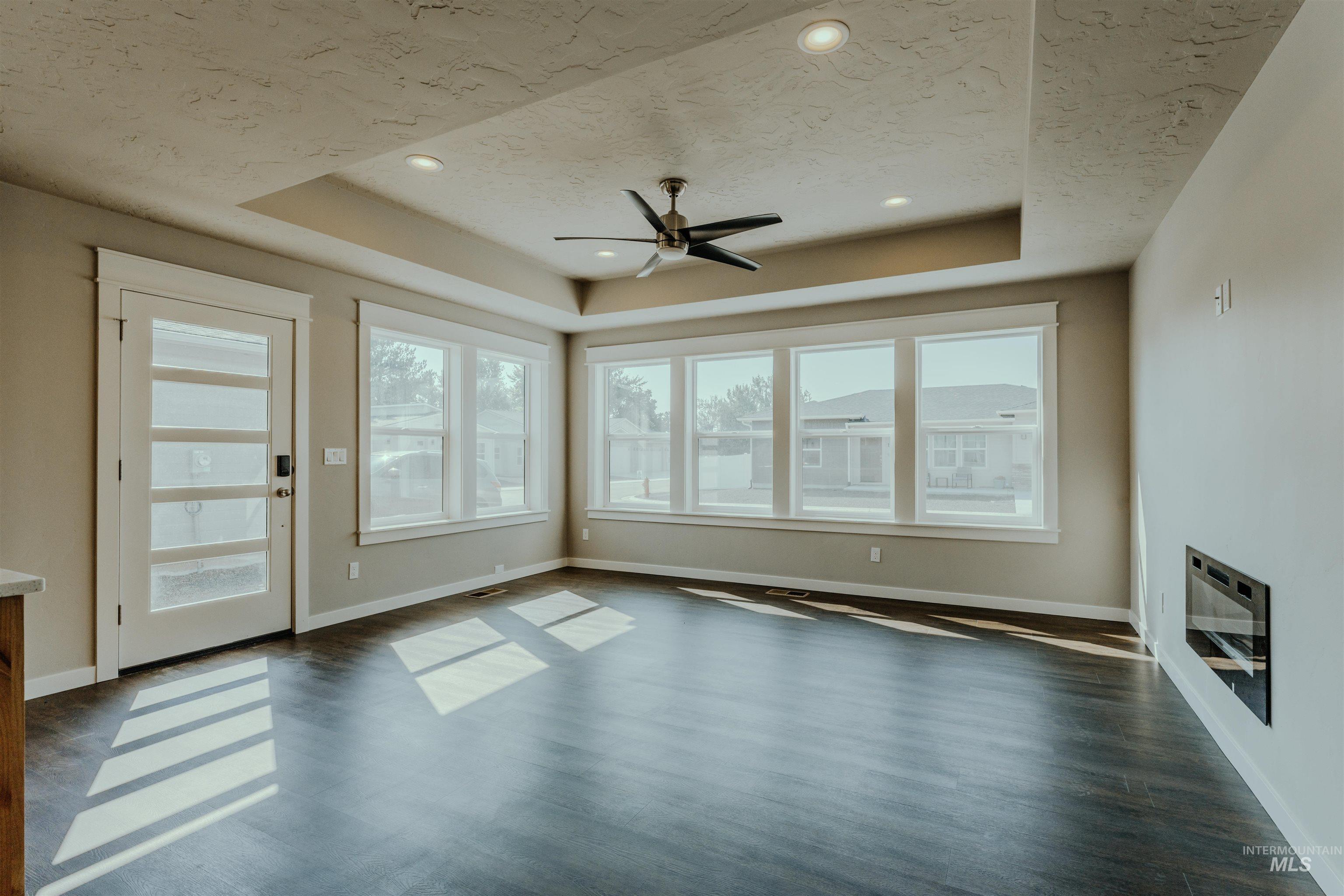 1231 Phillips Circle Property Photo 1