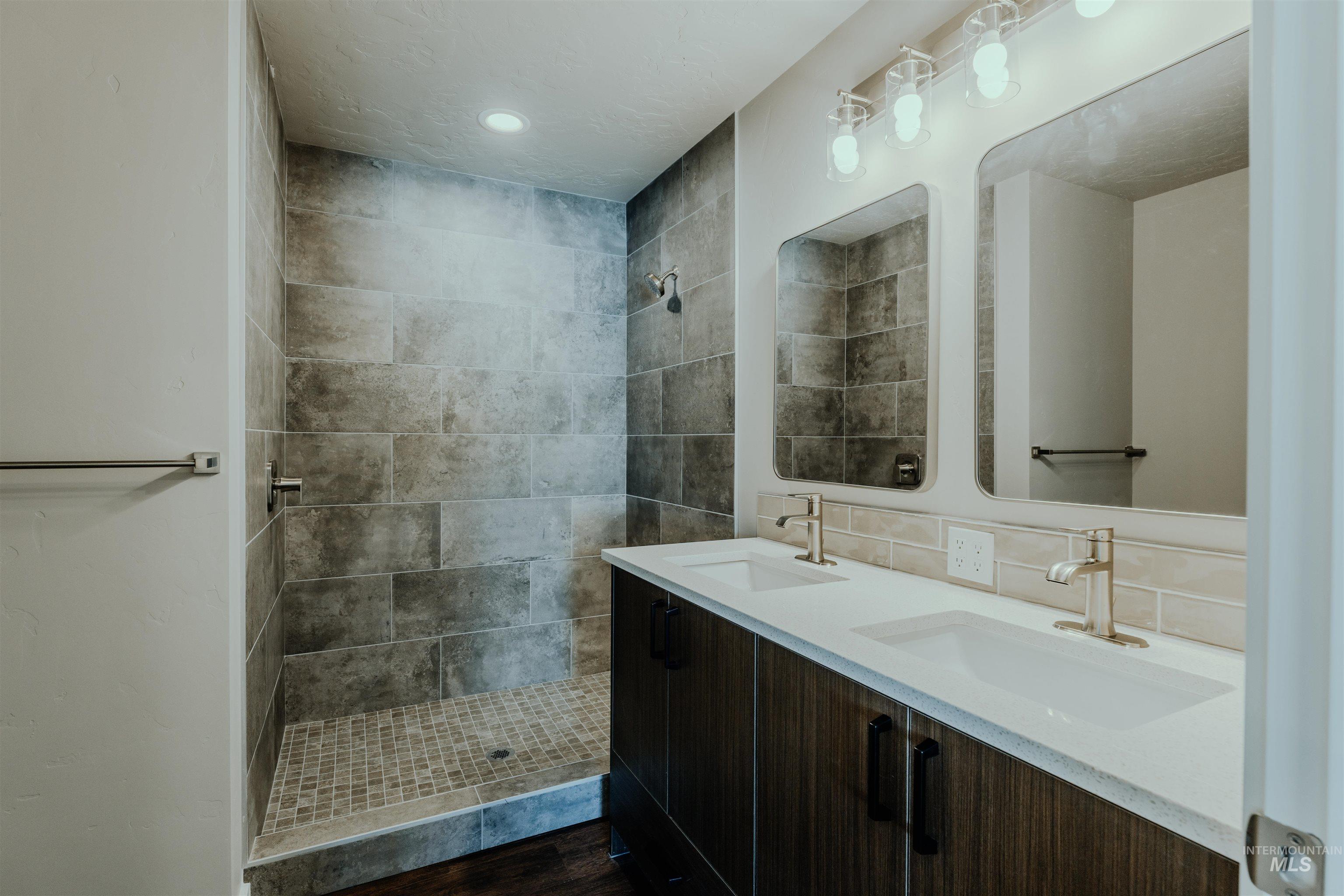 1231 Phillips Circle Property Photo 14