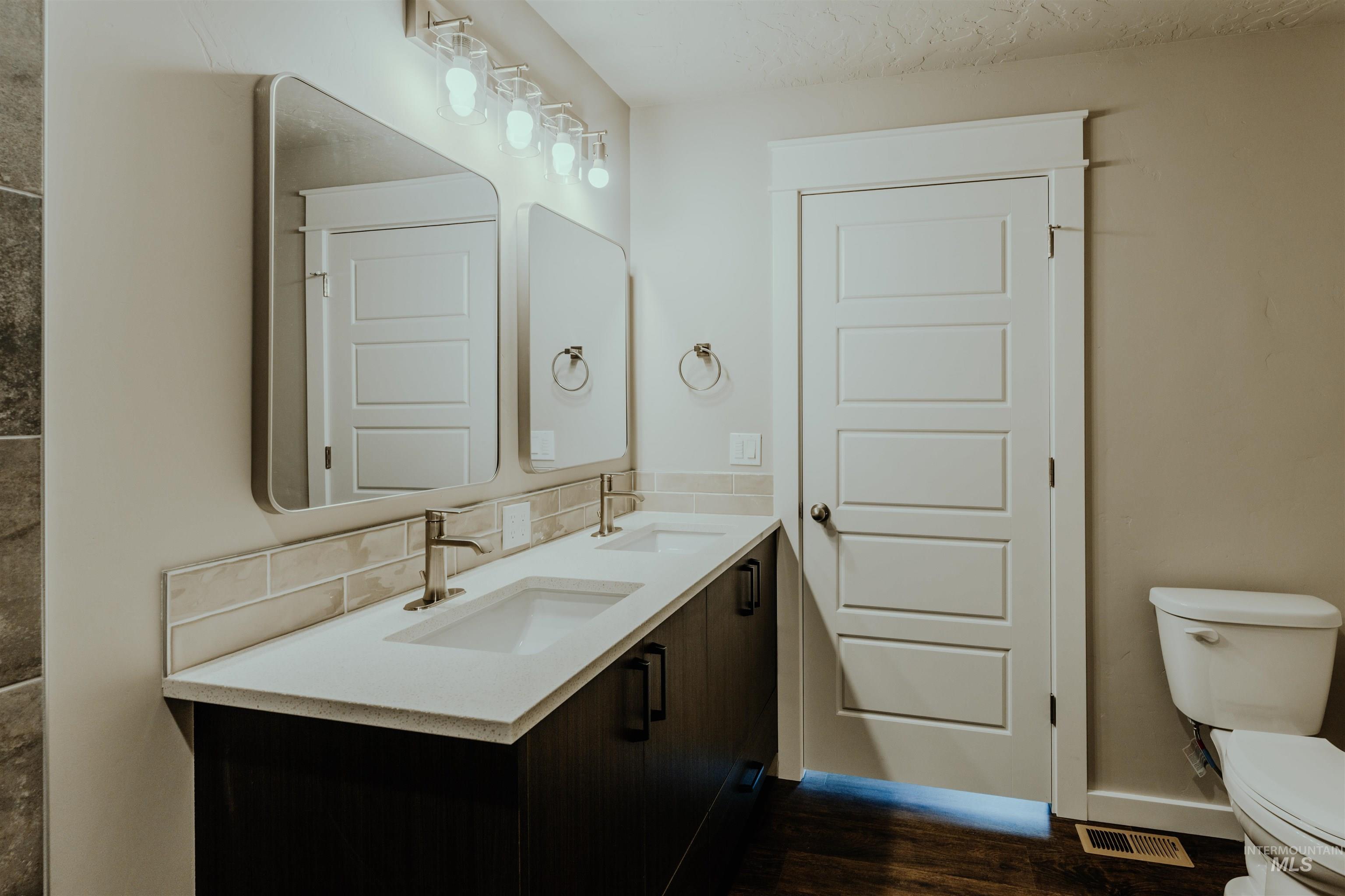 1231 Phillips Circle Property Photo 15